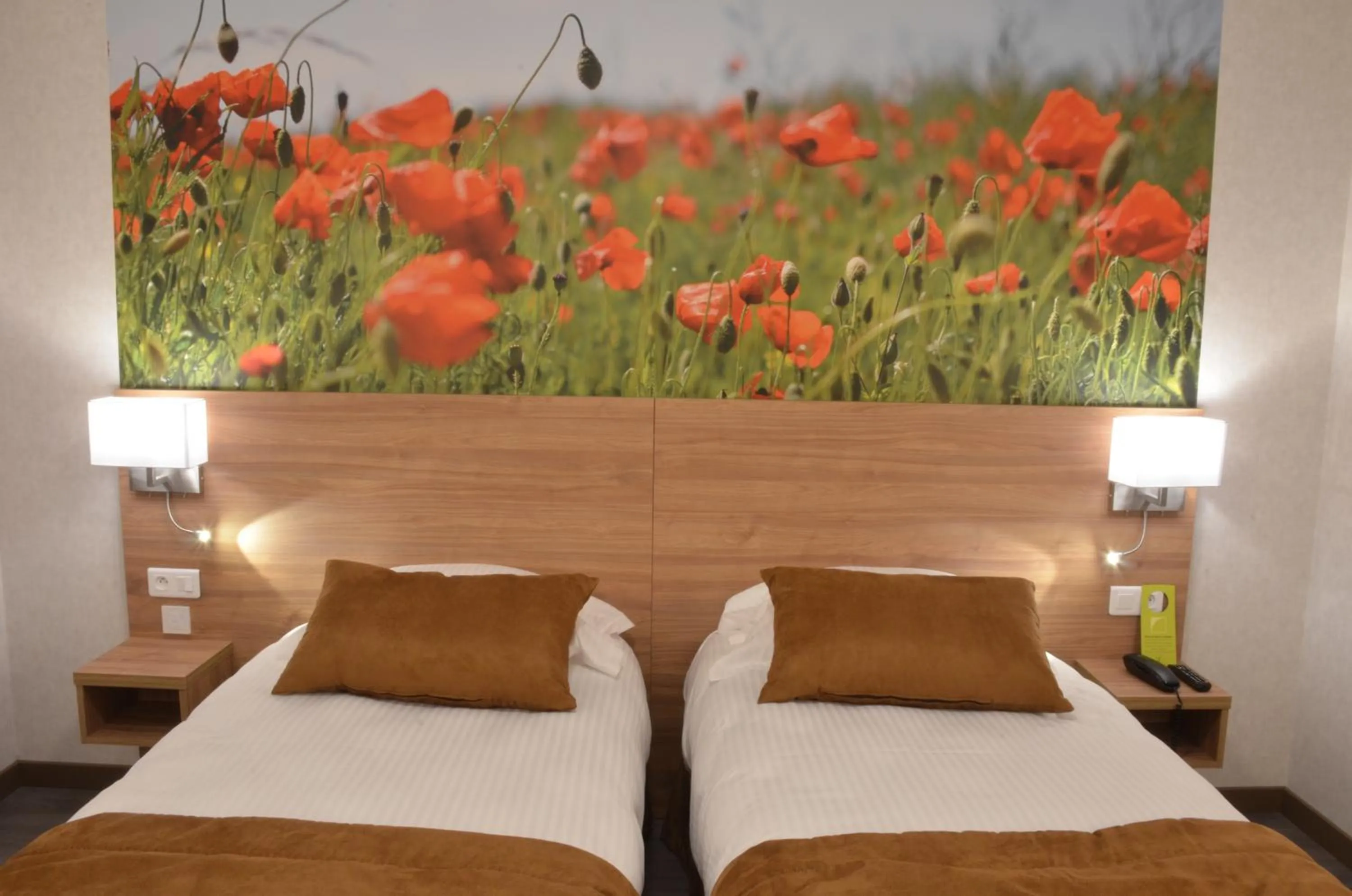 Double or Twin Room with Balcony in Logis Hôtel - La Chambre d'Amiens