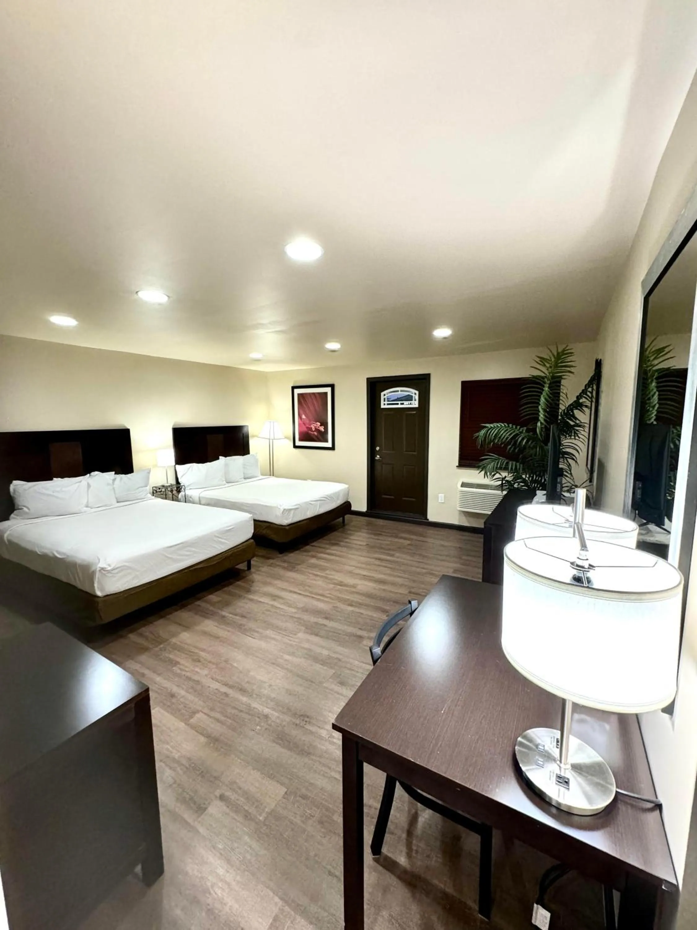 Superior Family Room in Americas Best Value Inn Marquette