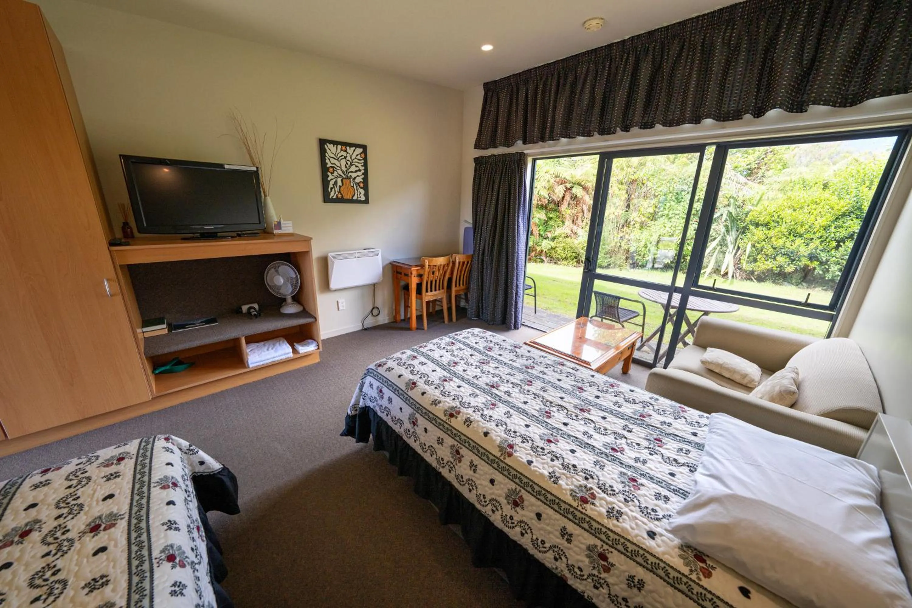 Executive Twin Room in Sunset Motel