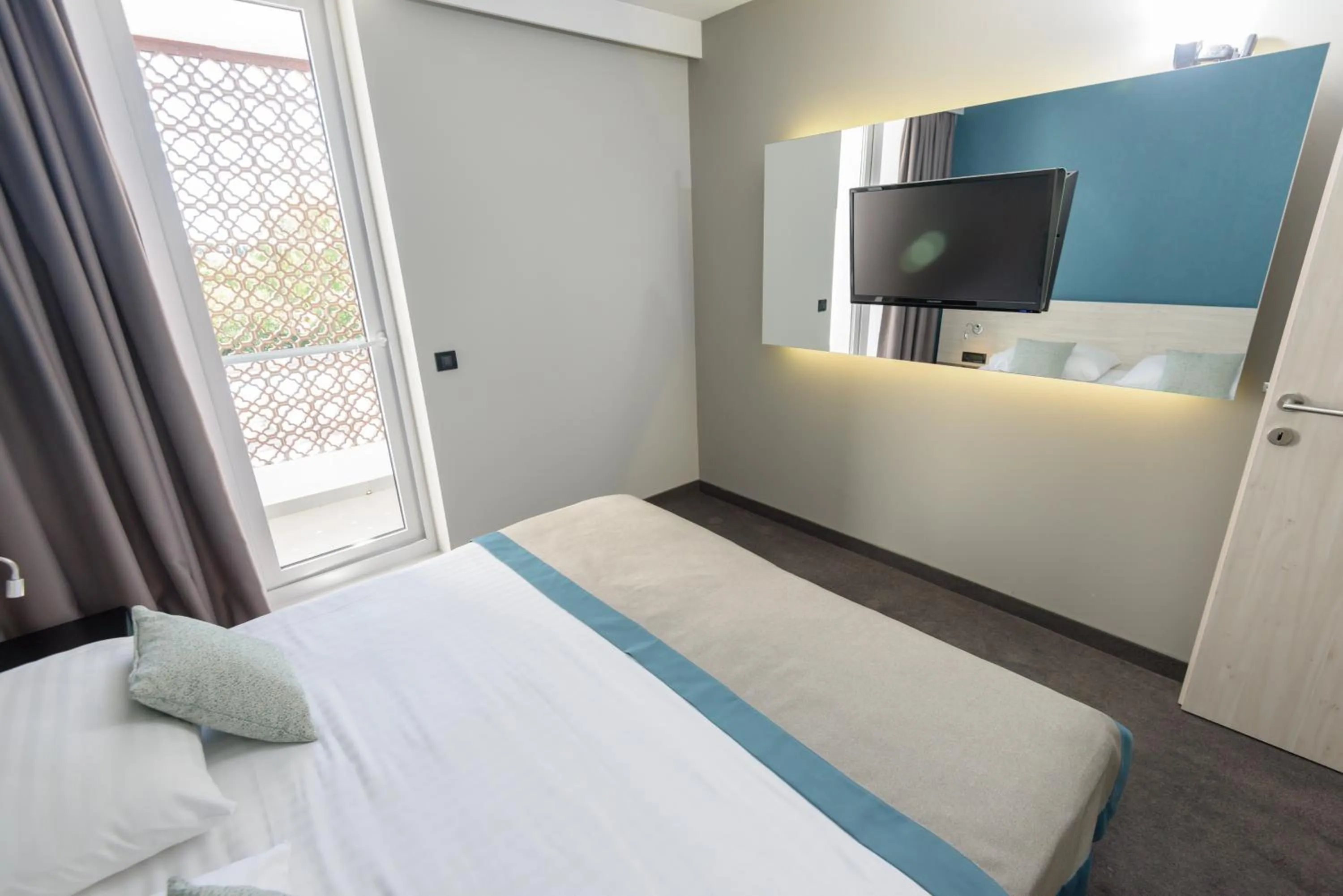 Superior Suite with Balcony in Hotel Kolovare