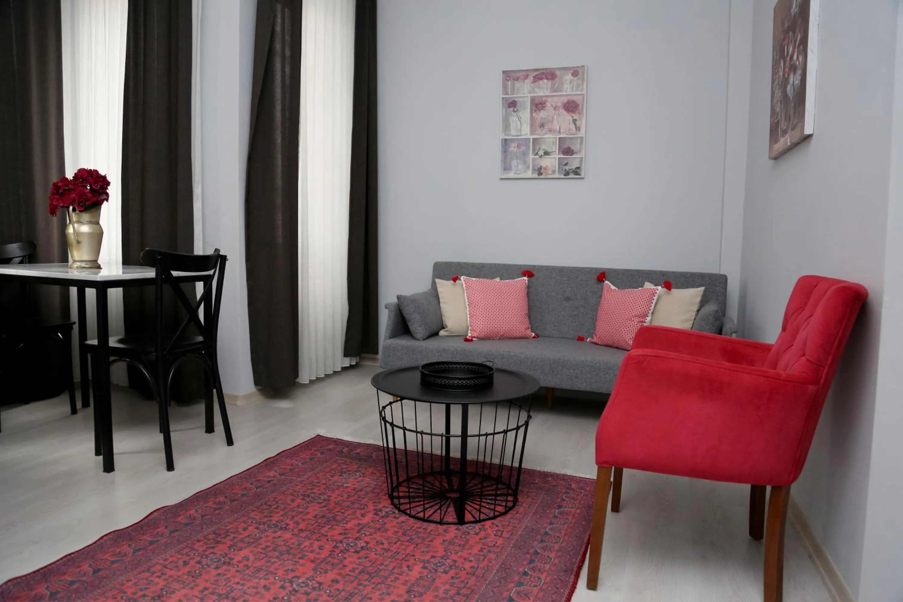 One-Bedroom Apartment in Ditto Flats