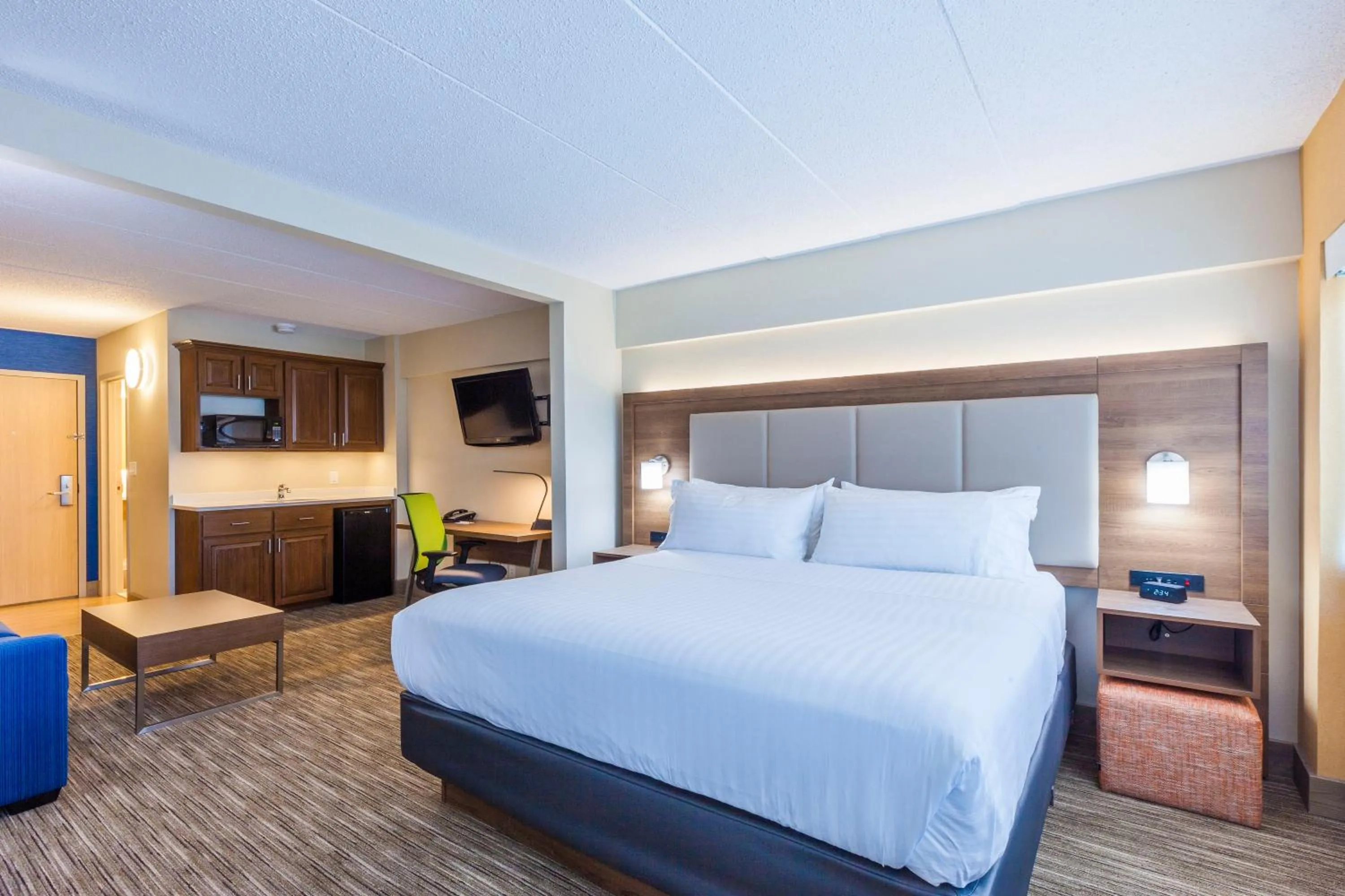 King Suite in Holiday Inn Express Hotel & Suites Saint John Harbour Side by IHG