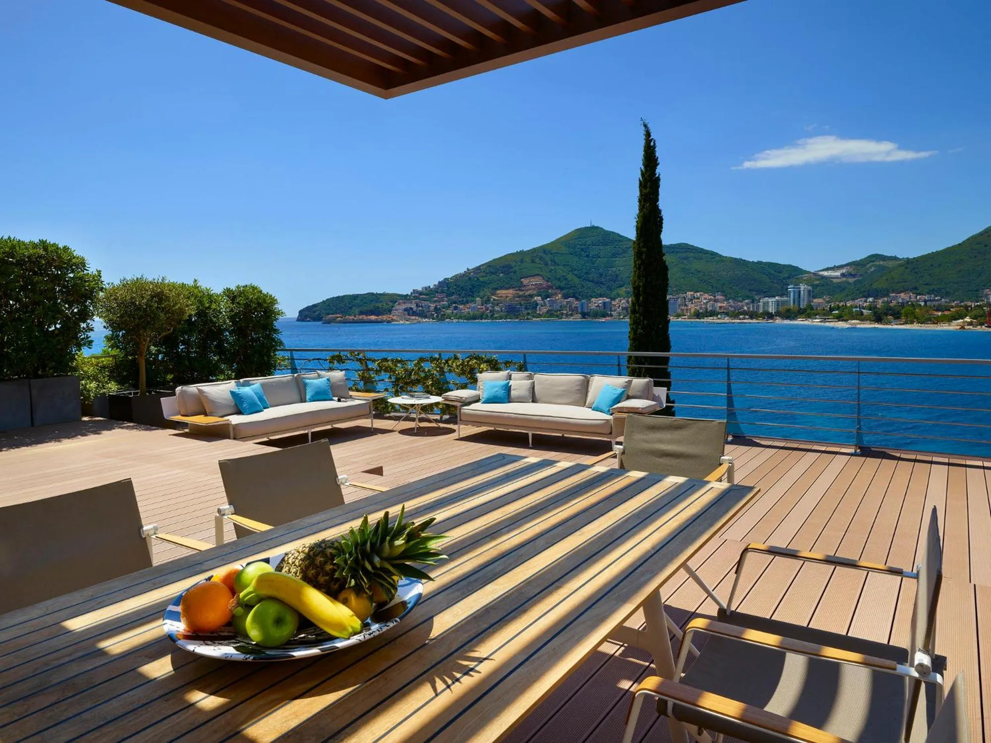 Penthouse Three-Bedroom Apartment with Sea View in Dukley Hotel & Resort