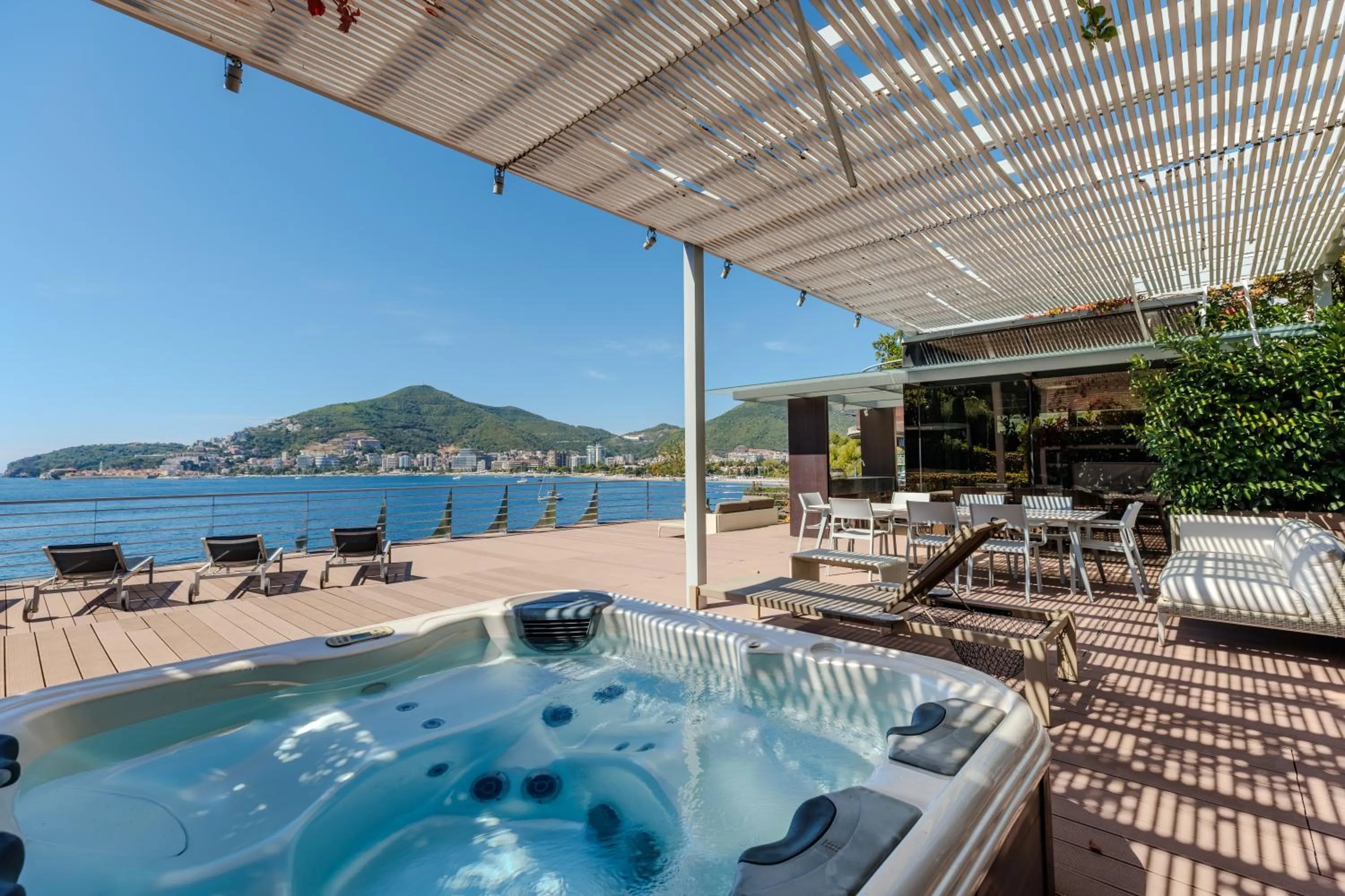 Penthouse Two-Bedroom Apartment with Sea View in Dukley Hotel & Resort