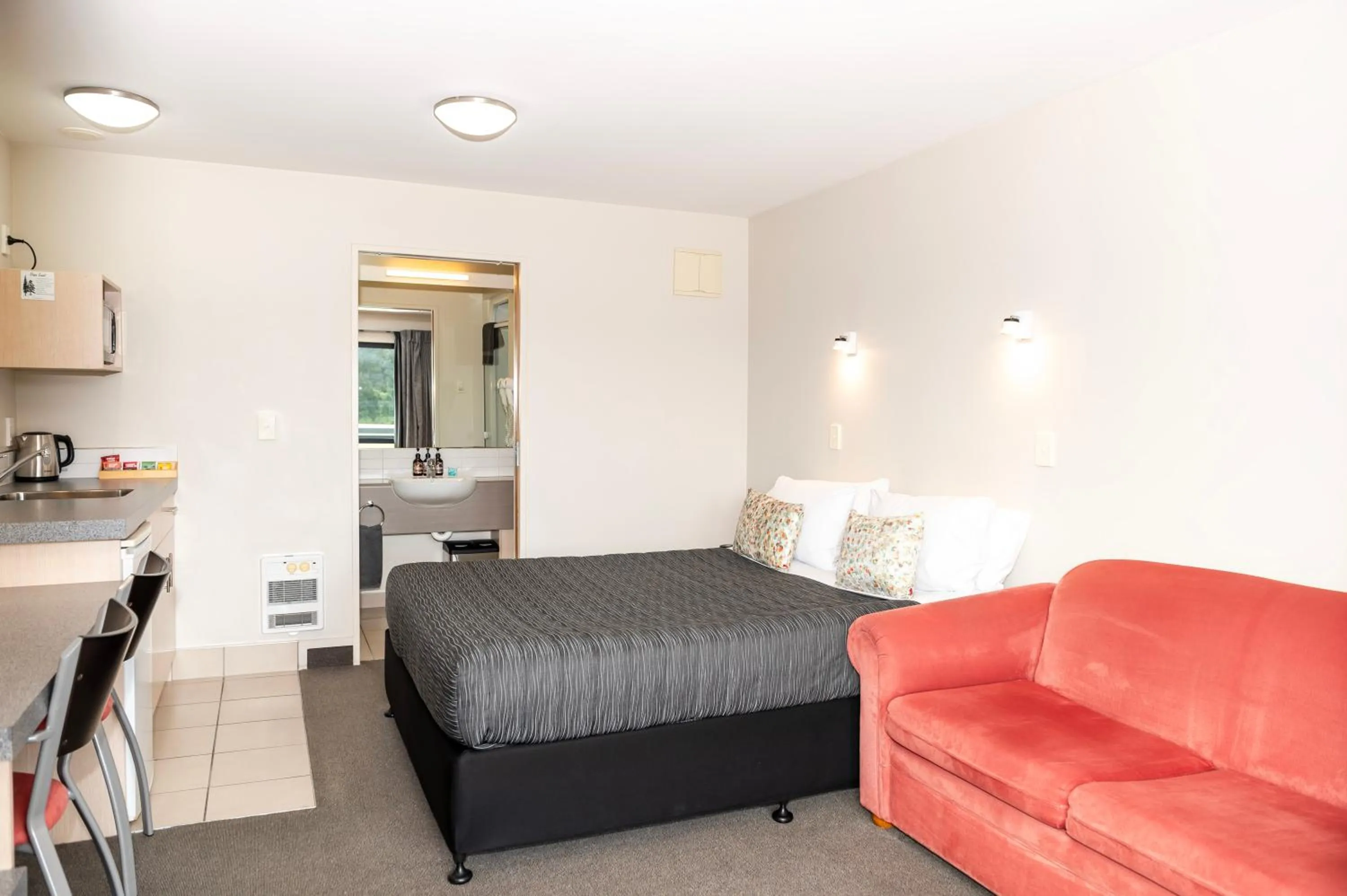 Superior Queen Studio  in Bella Vista Motel Fox Glacier