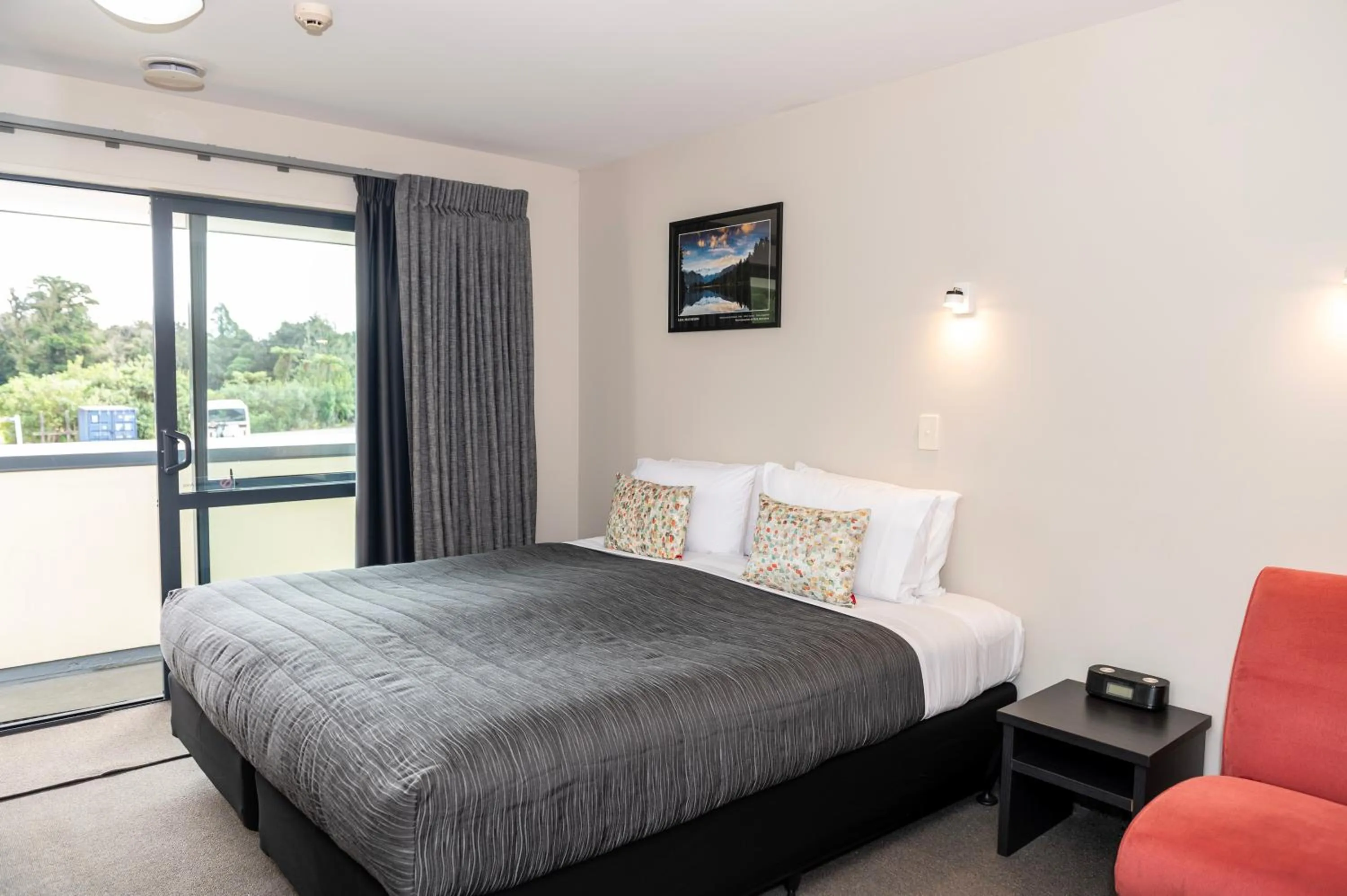 Superior King Studio in Bella Vista Motel Fox Glacier