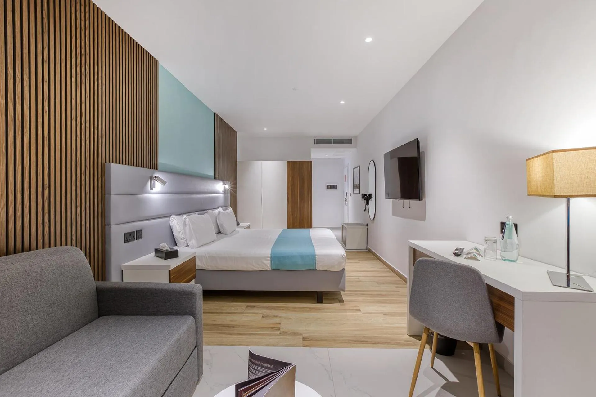 Superior Twin Room in Solana Hotel & Spa