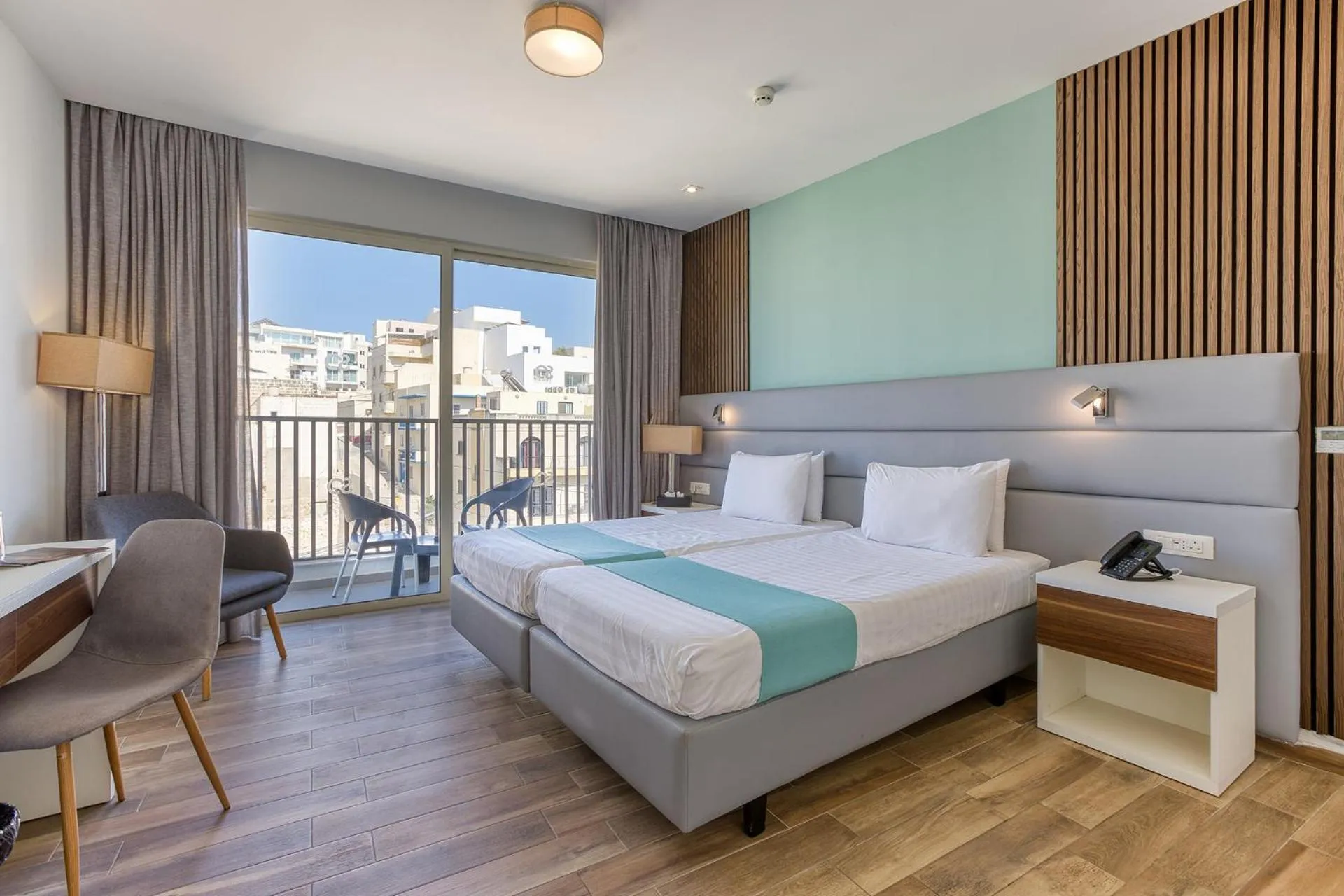 Standard Twin Room with Balcony in Solana Hotel & Spa