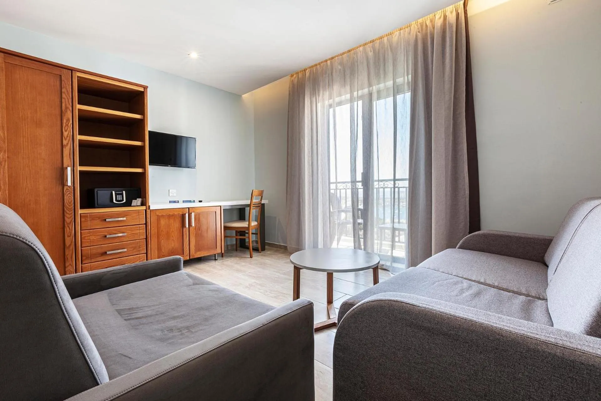 One-Bedroom Apartment with Sea View in Pergola Hotel & Spa