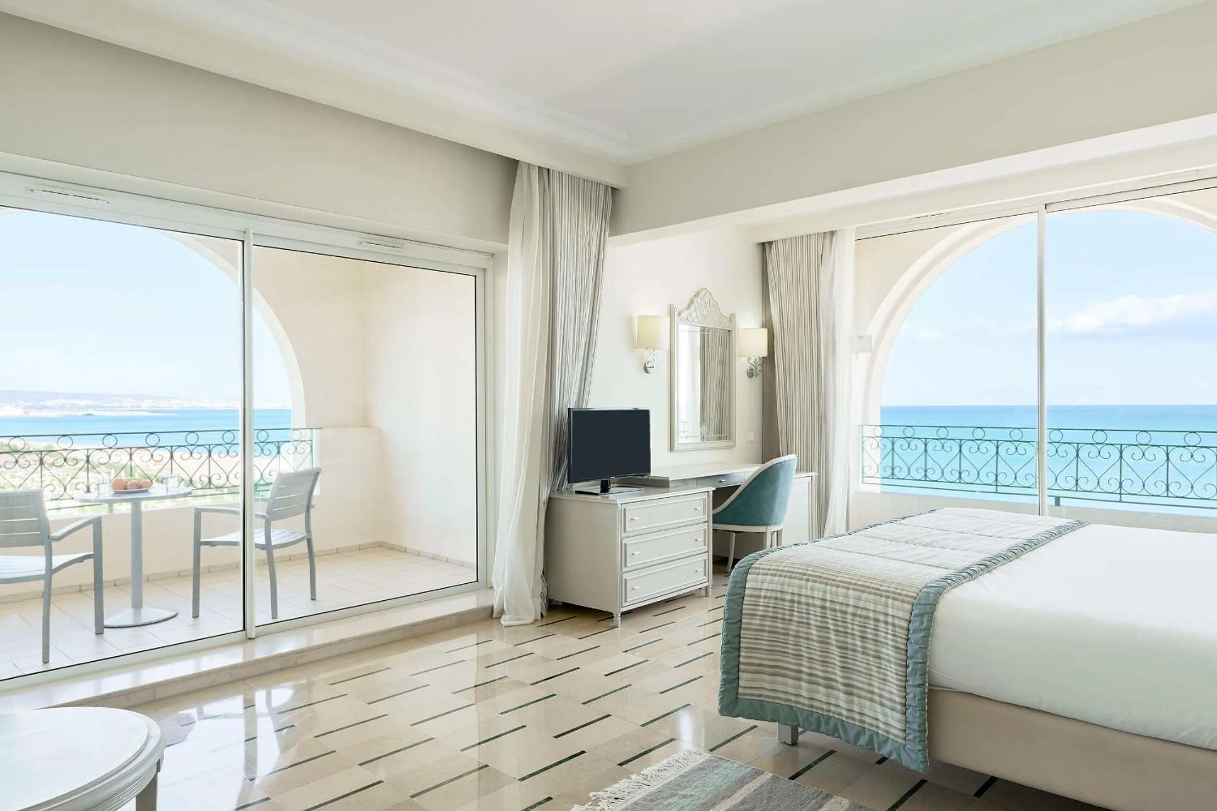 Junior Suite with Sea View in Iberostar Waves Averroes
