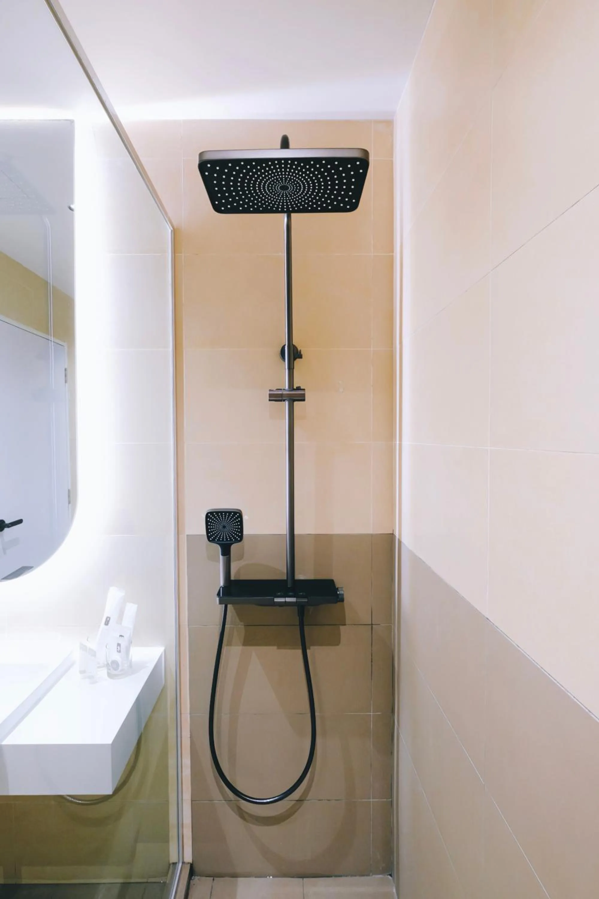 Double Room with Balcony in Rest Bugis Hotel