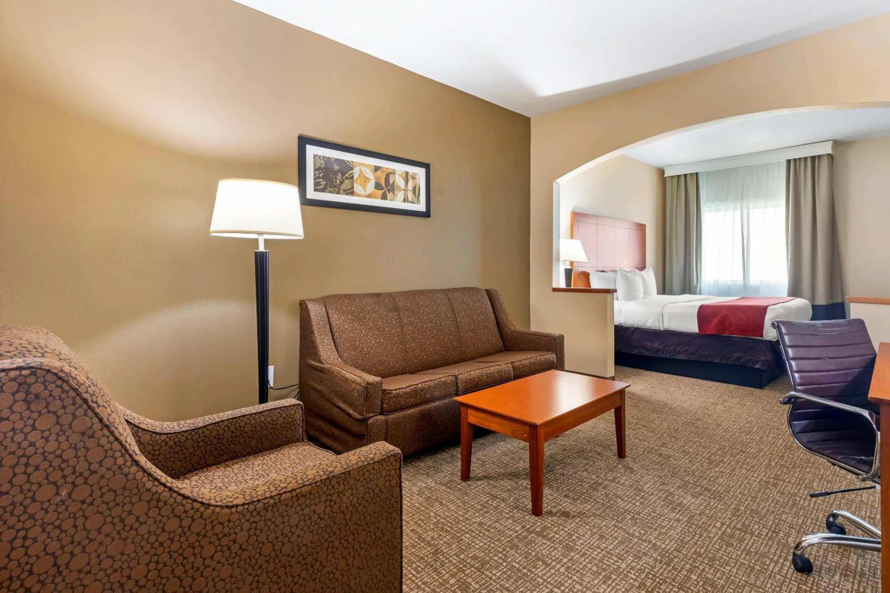 King Suite - Disability Access/Non-Smoking in Comfort Suites North Dallas