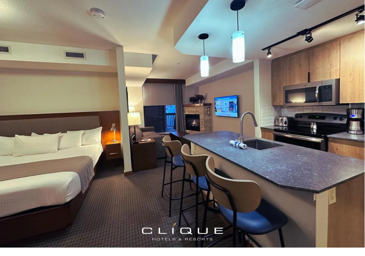 King Studio in Falcon Crest Lodge by CLIQUE