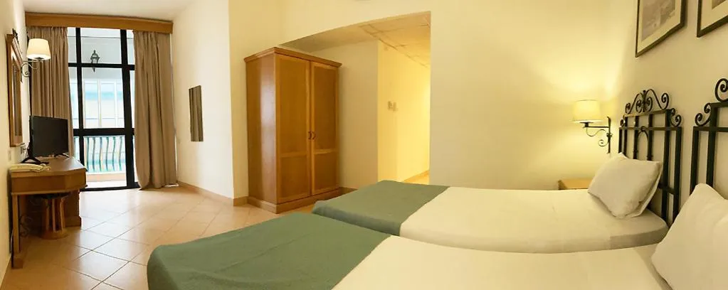 Standard Twin Room in Hotel Kennedy Nova