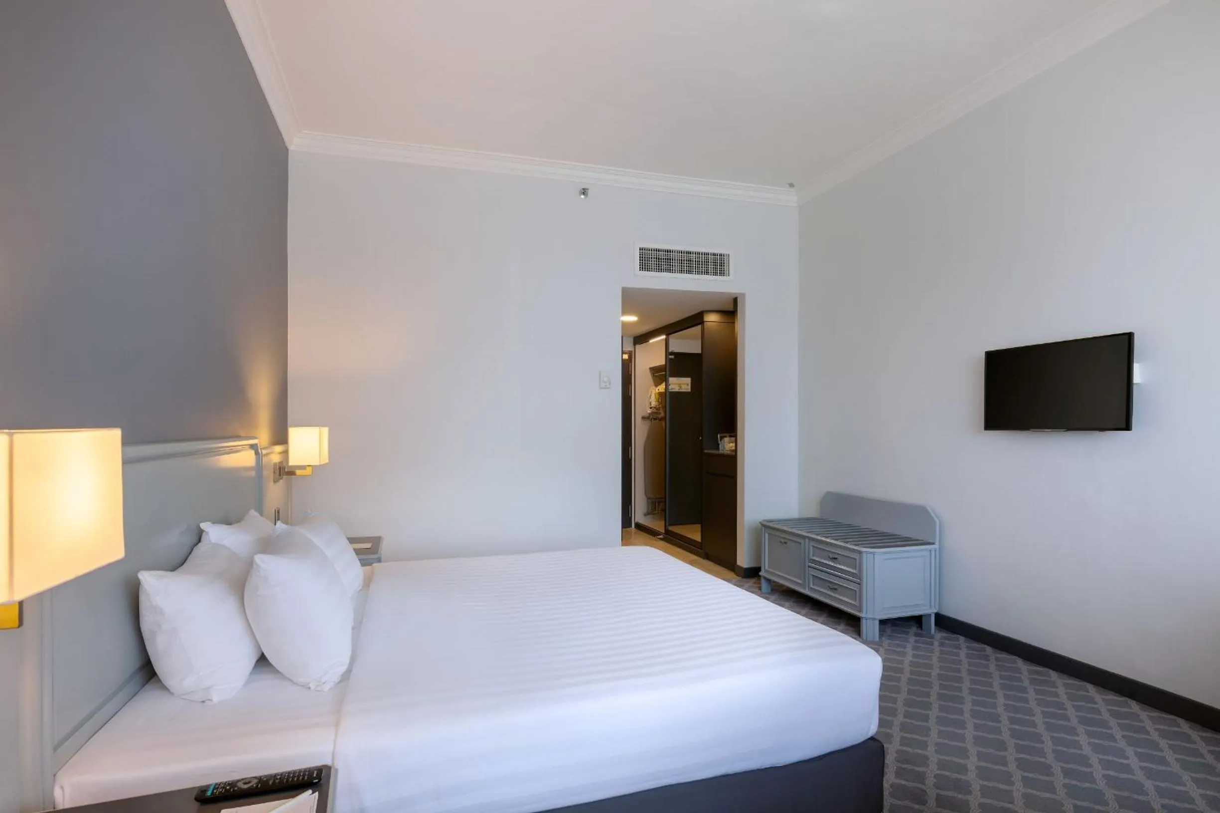 Deluxe King Room in Bayview Hotel Langkawi