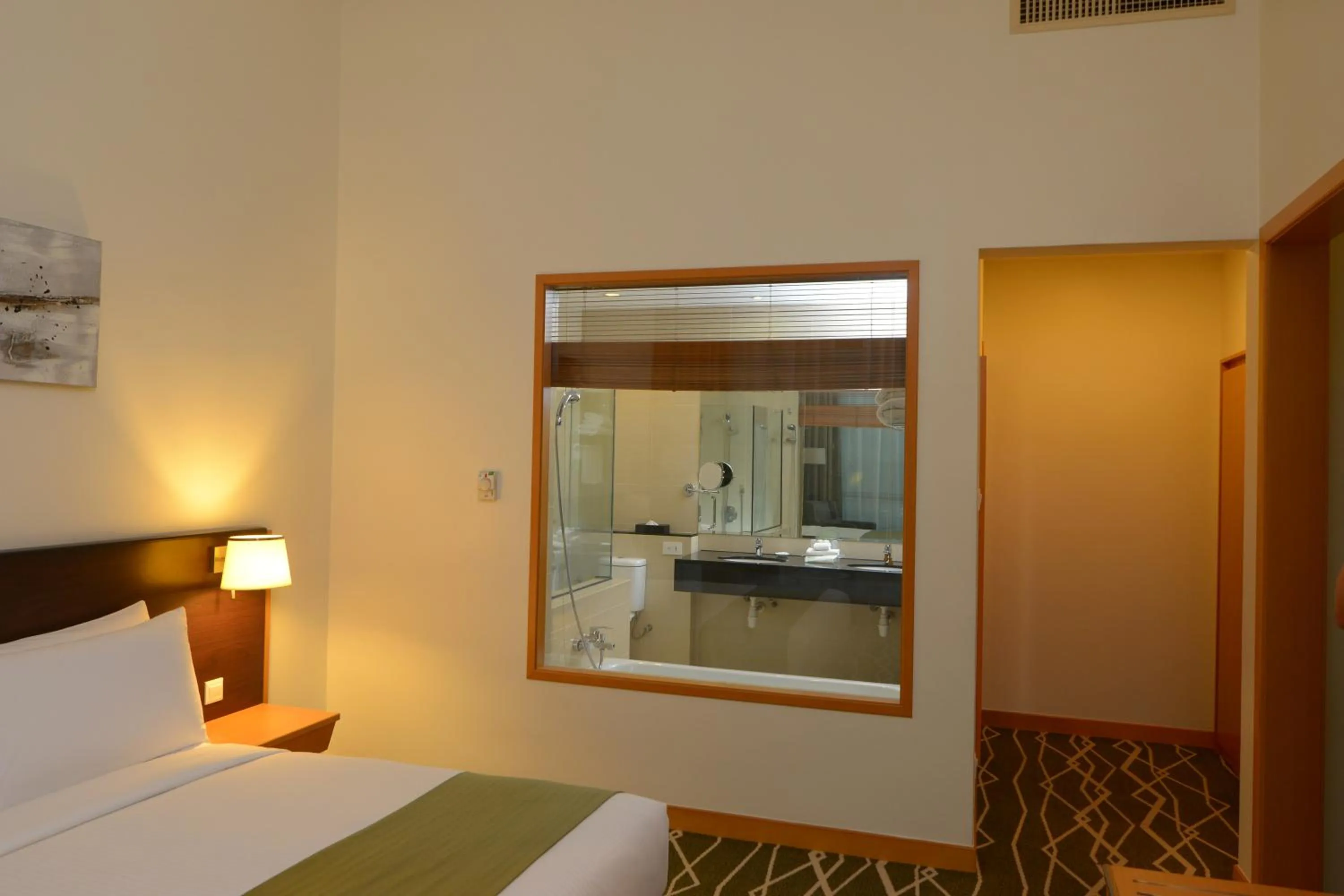 1 King One-Bedroom Suite With City View in Holiday Inn Melaka by IHG