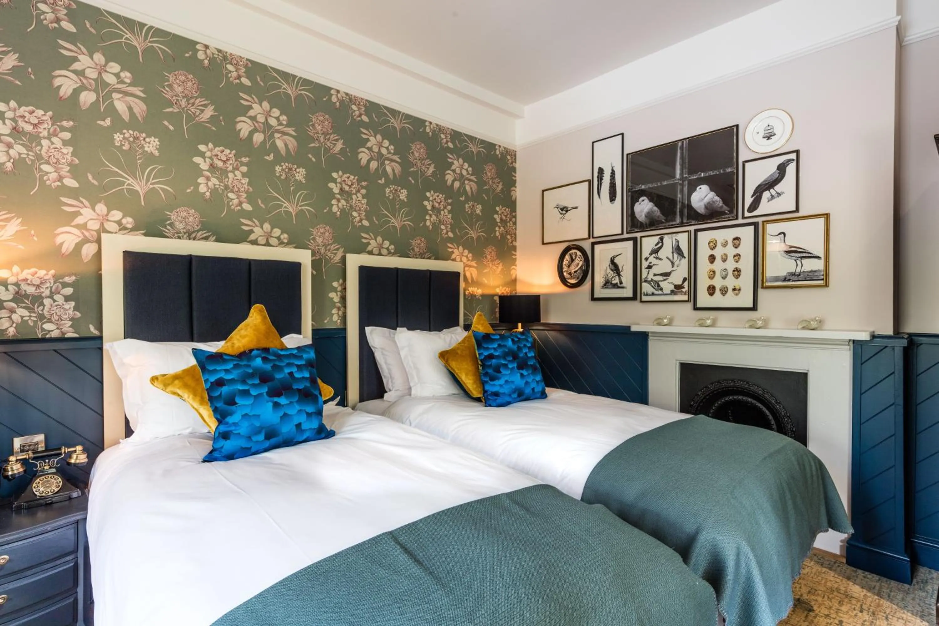 Twin Room in Hand and Spear