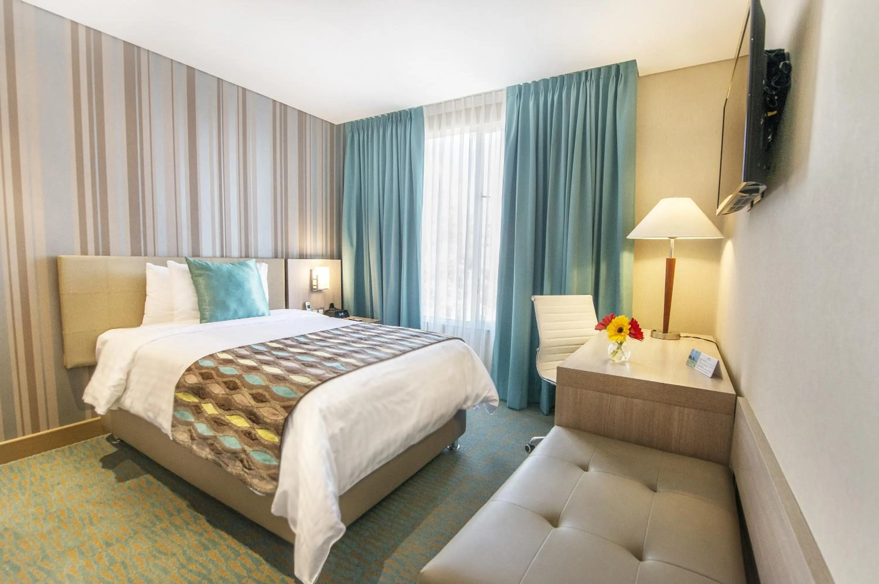 Two-Bedroom Apartment in Hotel Plaza Suites