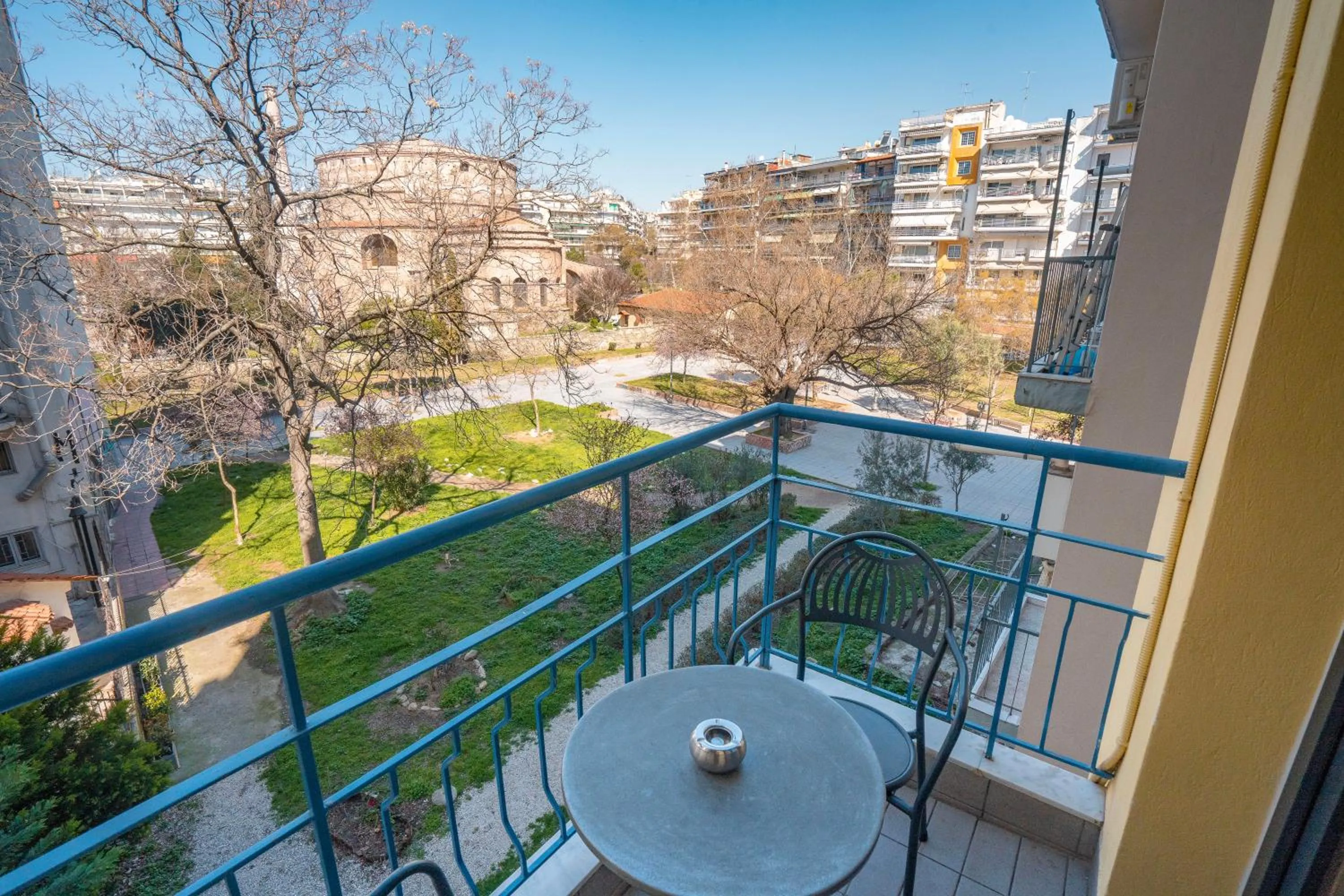 Double Room with Balcony in RentRooms Thessaloniki