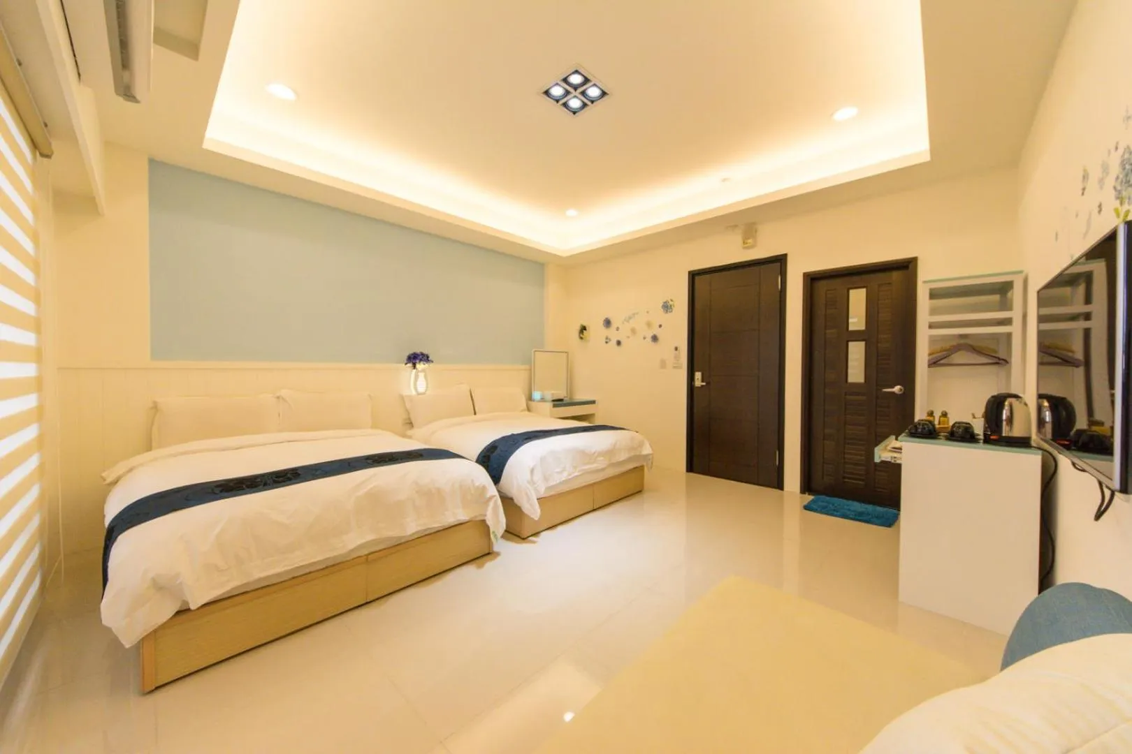 Quadruple Room with Balcony in 醇境民宿市區車庫停車場