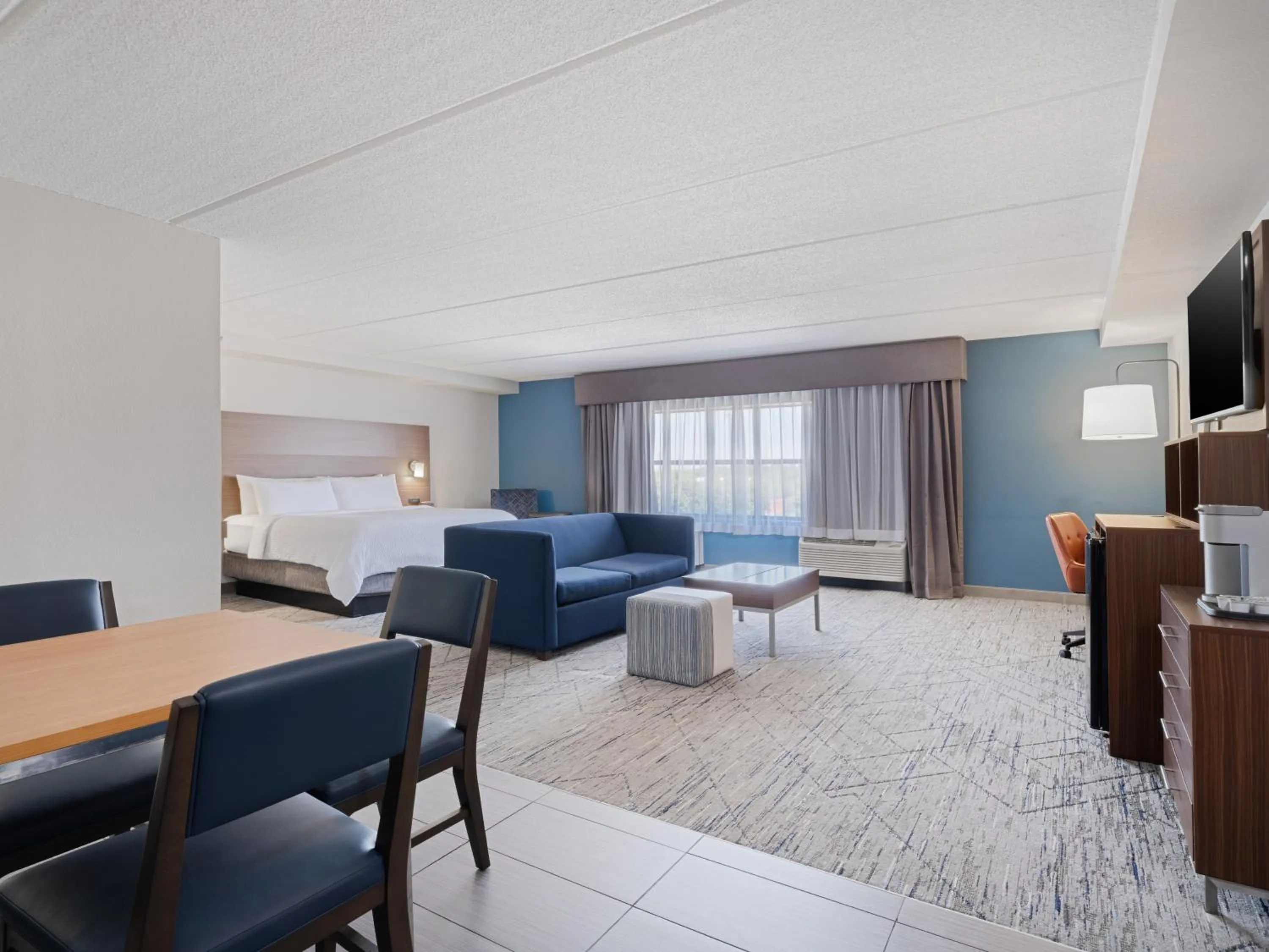King Suite with Sofa Bed in Holiday Inn Express & Suites Augusta West - Ft Gordon Area by IHG