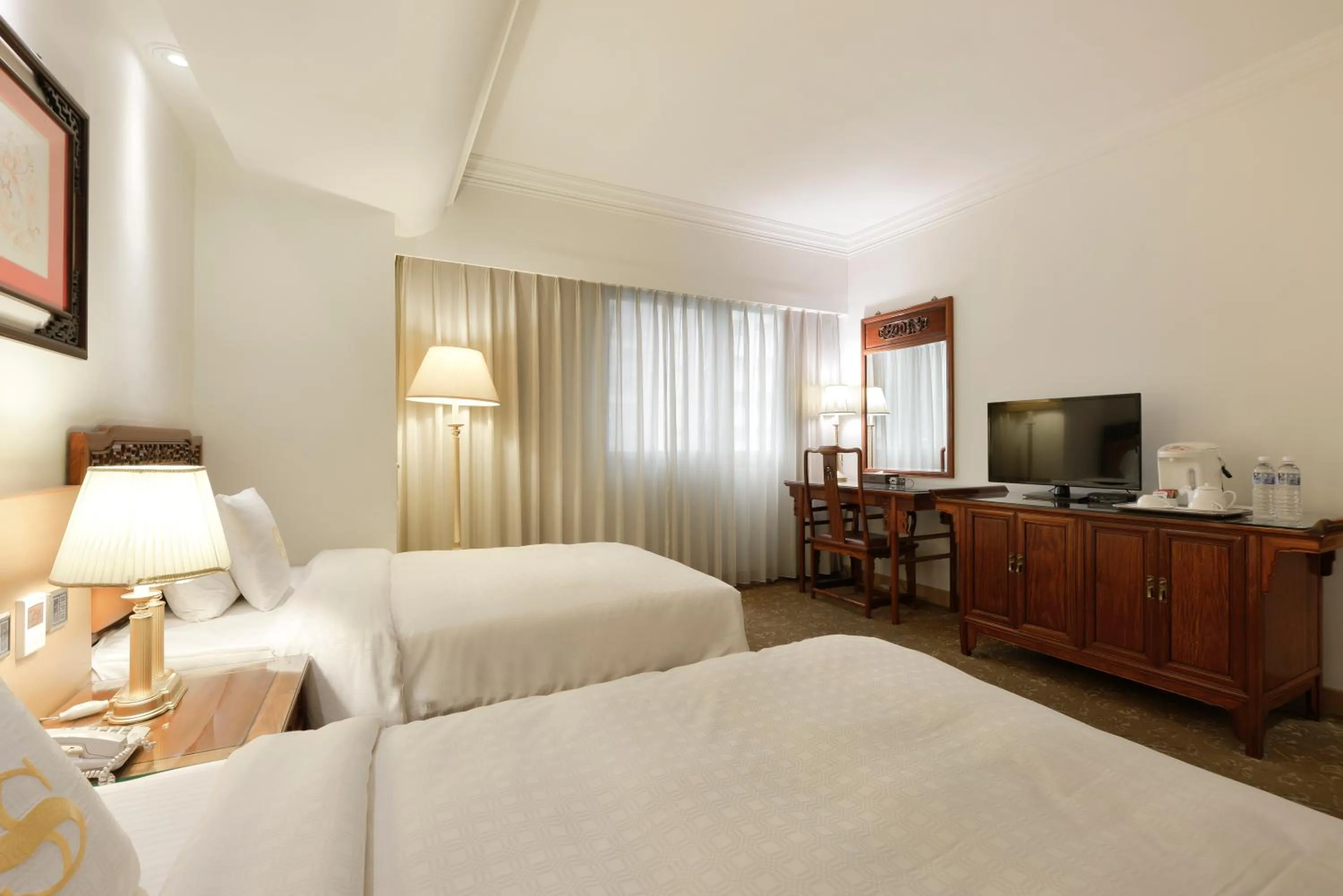 Deluxe Twin Room in Hotel Sunshine