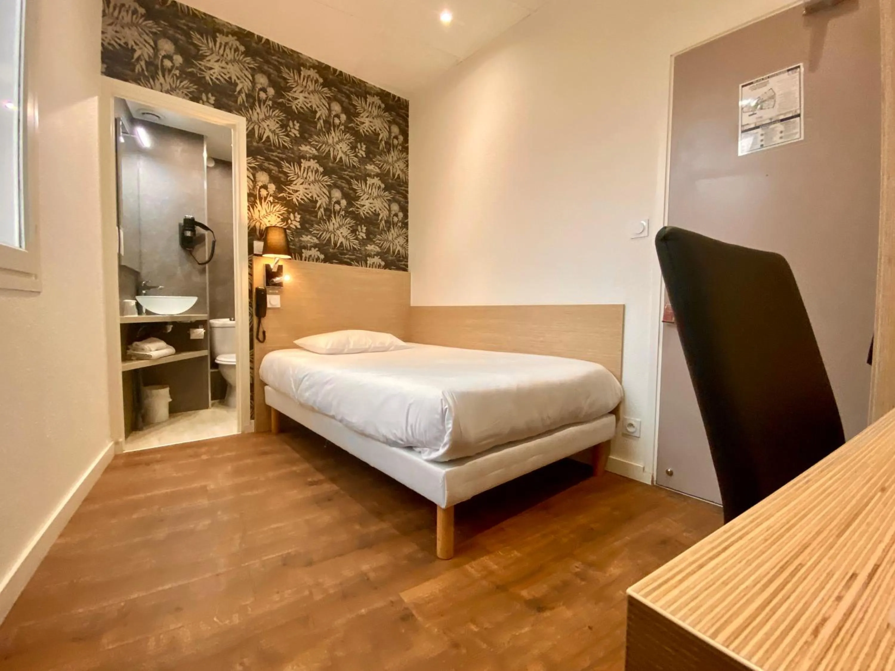Single Room in Hotel de Bordeaux