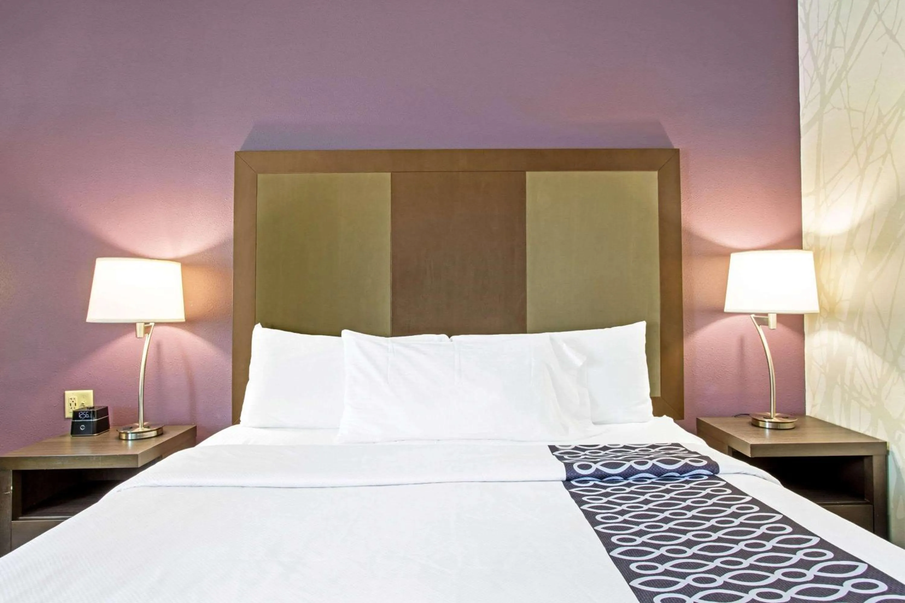 Deluxe One-Bedroom King Suite - Non-Smoking in La Quinta by Wyndham York