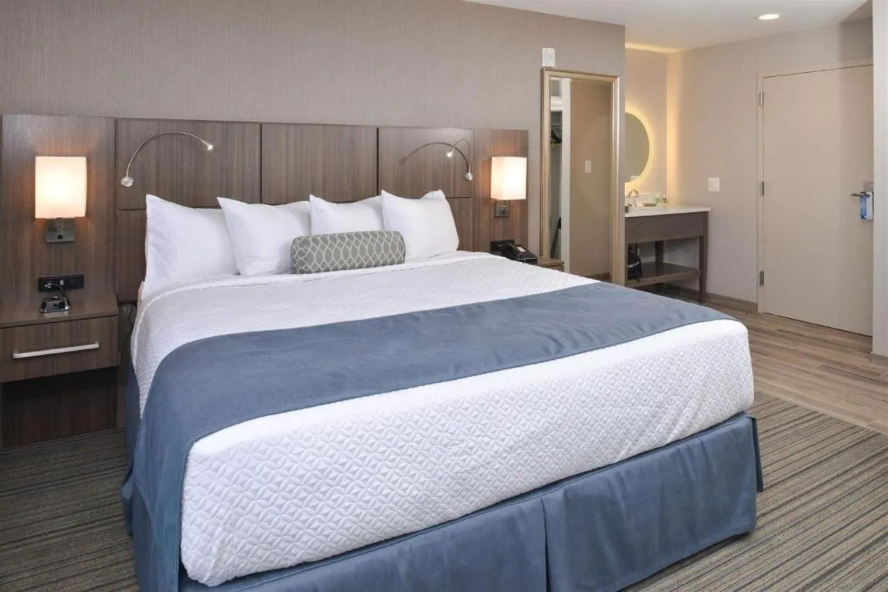 King Room - Disability Access in Anchored Inn at Hidden Harbor