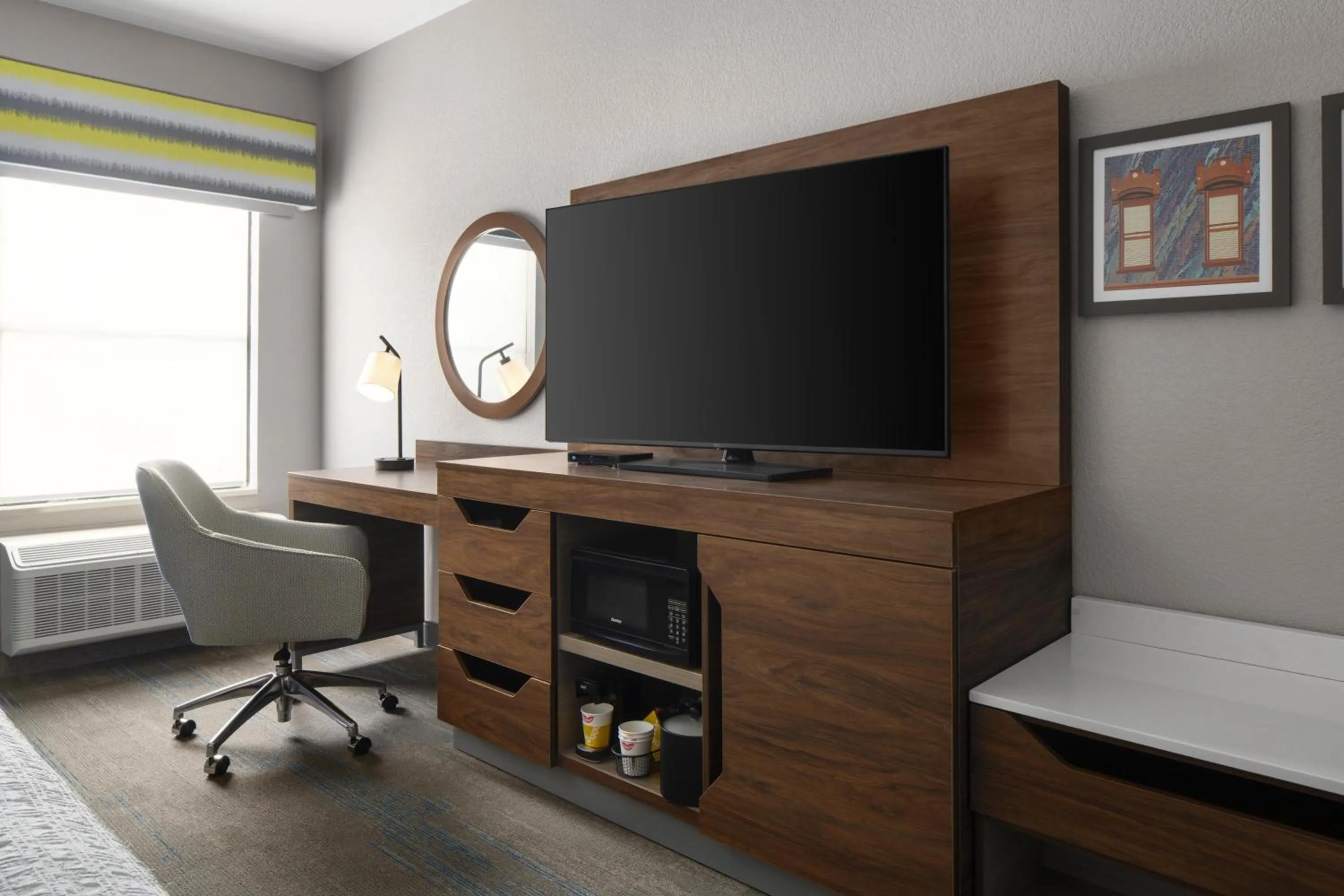 King Room with Roll-In Shower - Mobility Access/Non-Smoking in Hampton Inn St. George