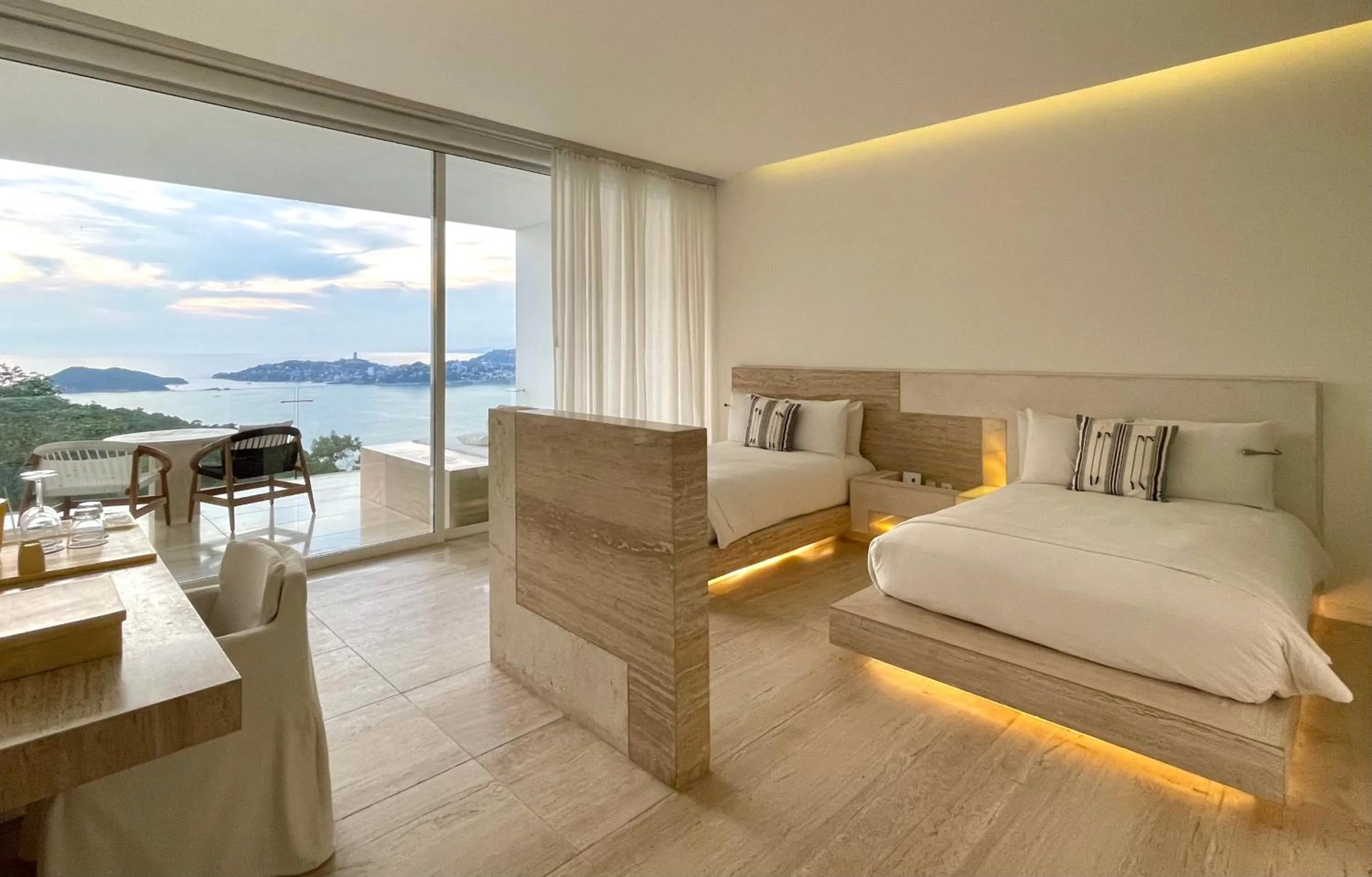 Double Suite with Balcony  in Encanto Acapulco