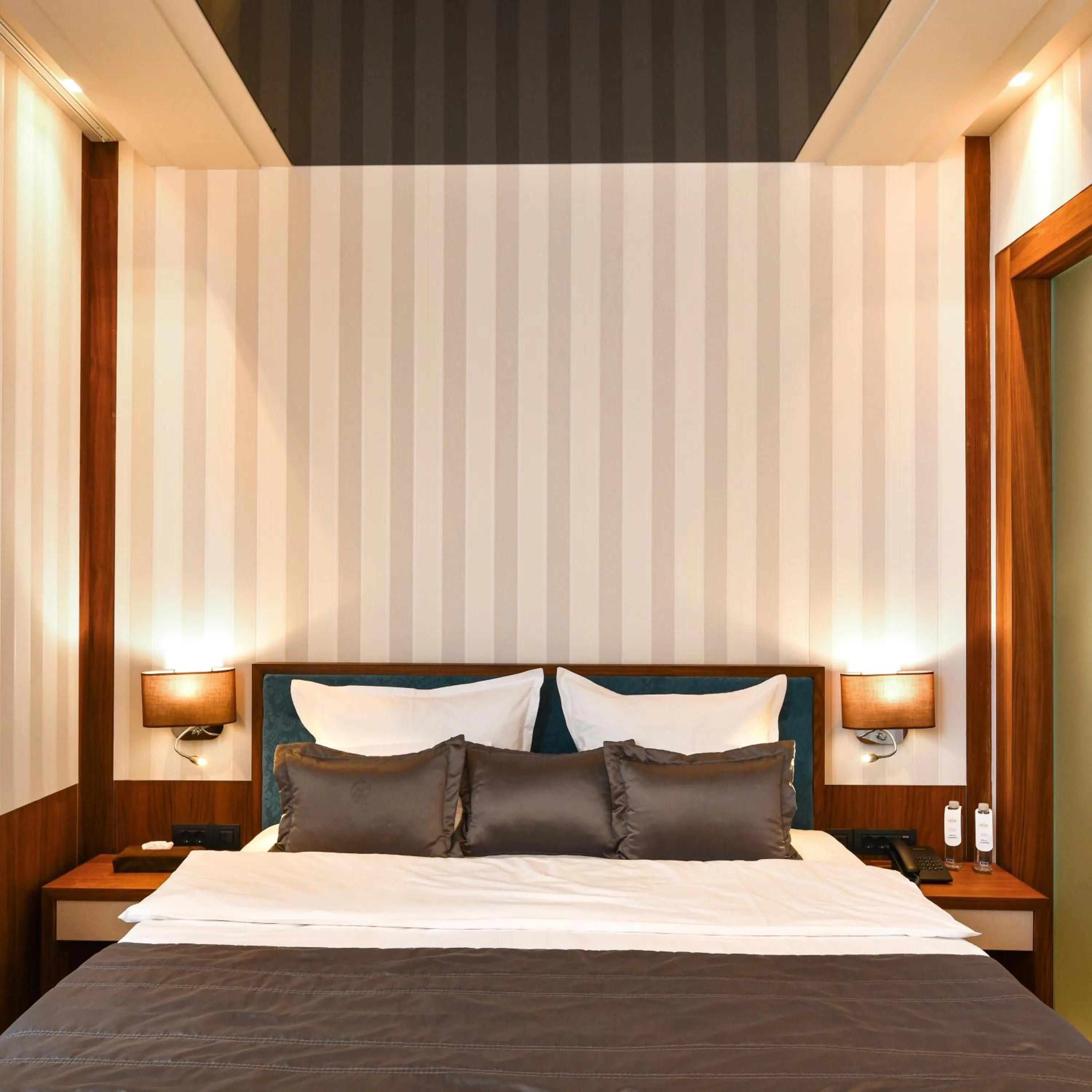 Superior Queen Room in Heritage Hotel Krone