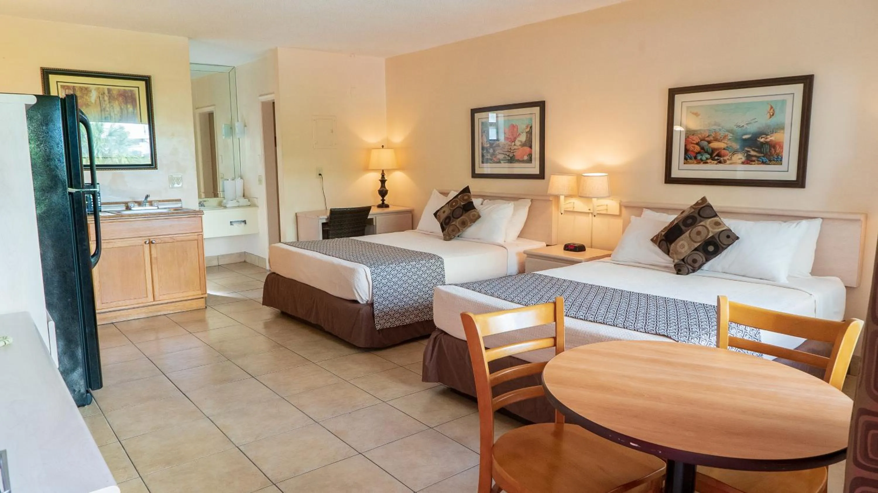 Deluxe Queen Room in Ft. Lauderdale Beach Resort Hotel