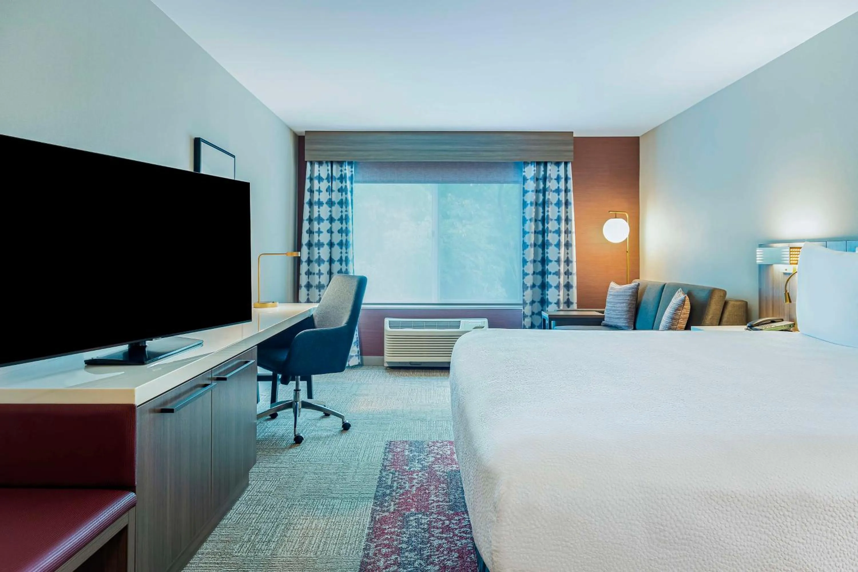 King Room in Hilton Garden Inn Danbury