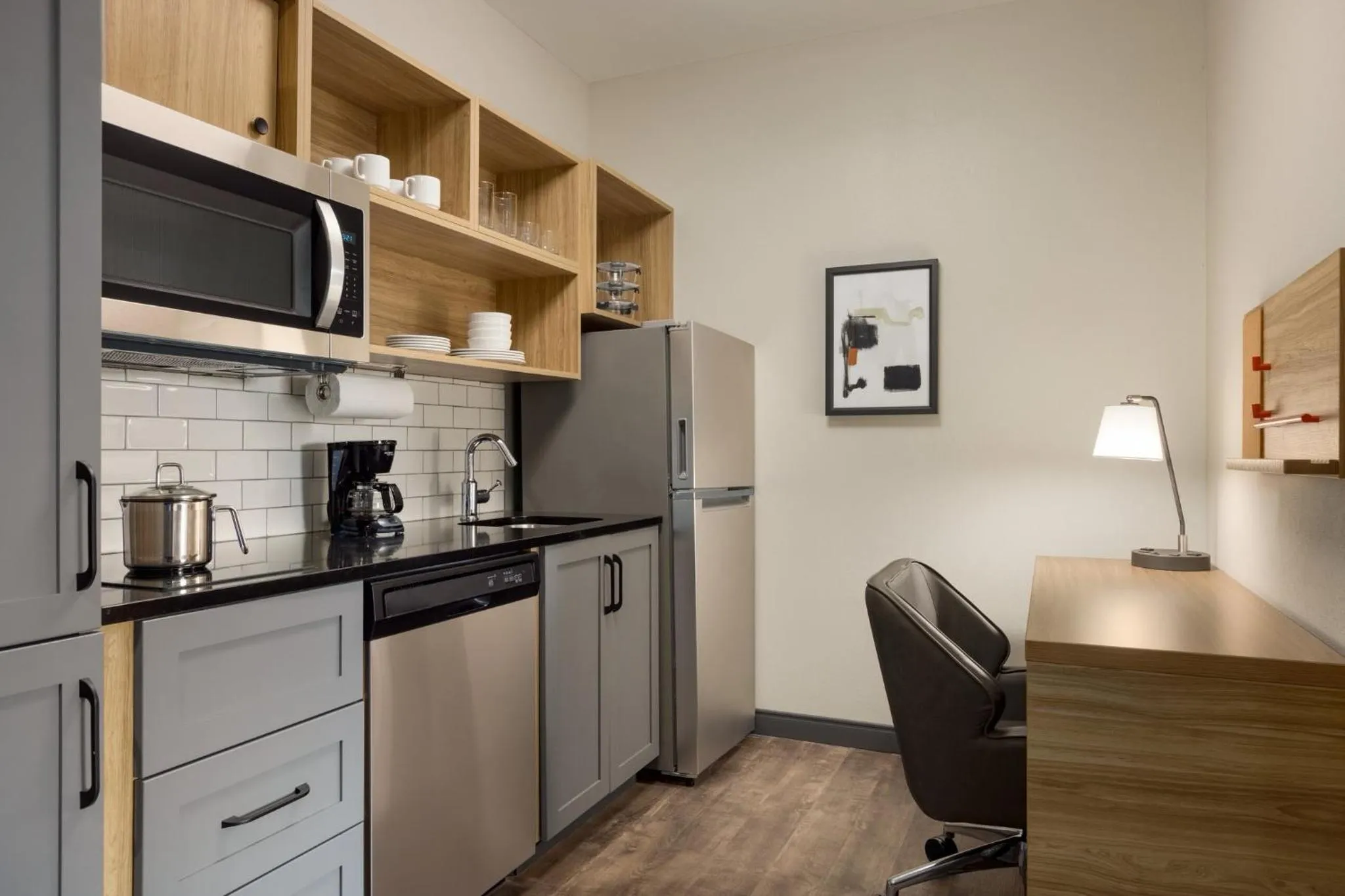 Communication Studio Suite with Tub - Monility Accessible in Independent SPHC BWI Suites
