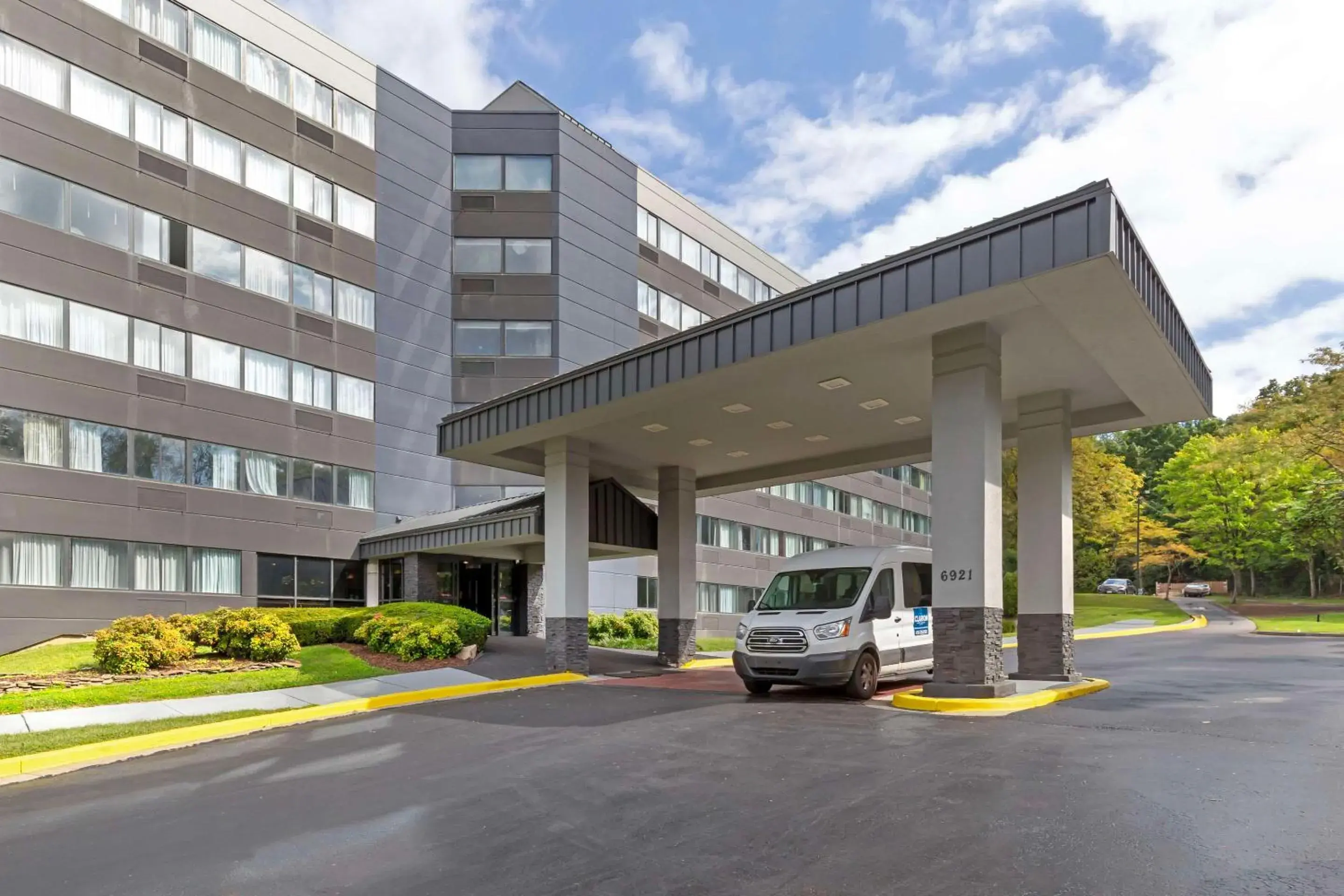 Clarion Hotel & Suites BWI Airport North Clarion Hotel & Suites BWI Airport North