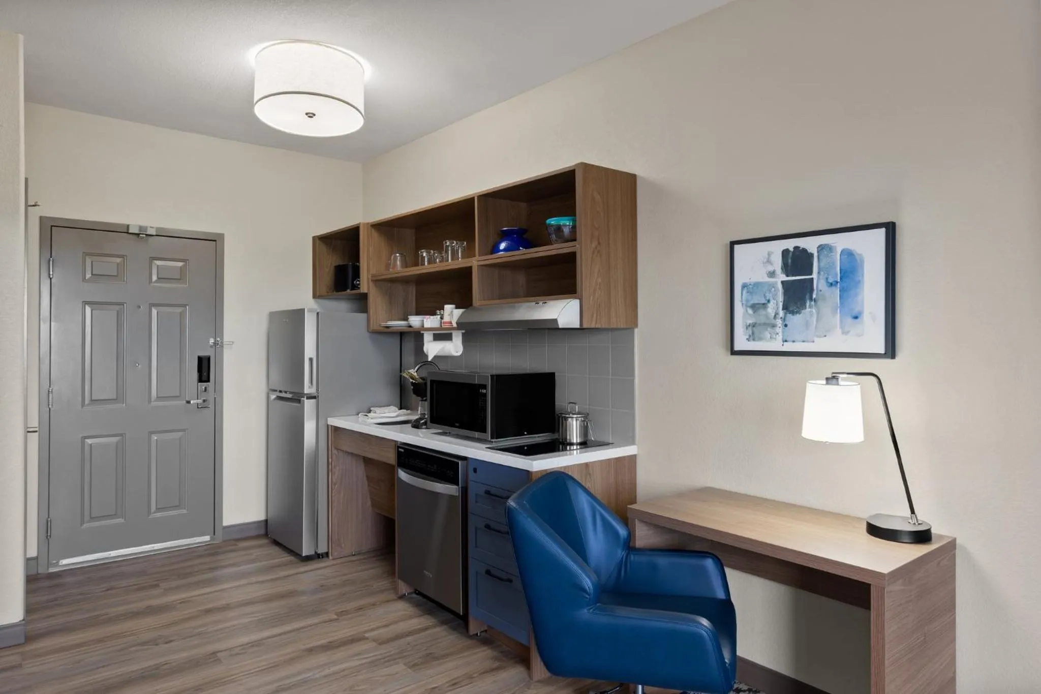 One Bedroom Suite with One Queen Bed in Candlewood Suites Yuma by IHG