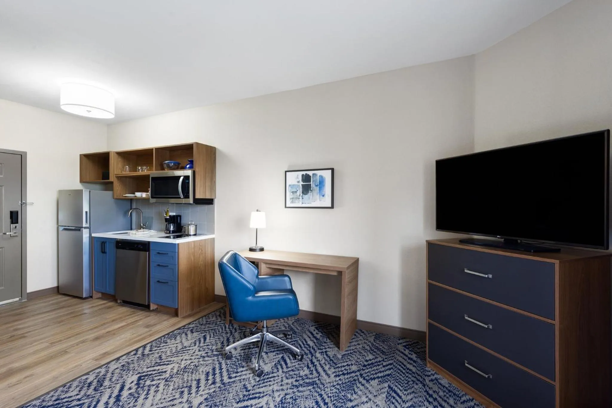Studio Queen Suite in Candlewood Suites Yuma by IHG