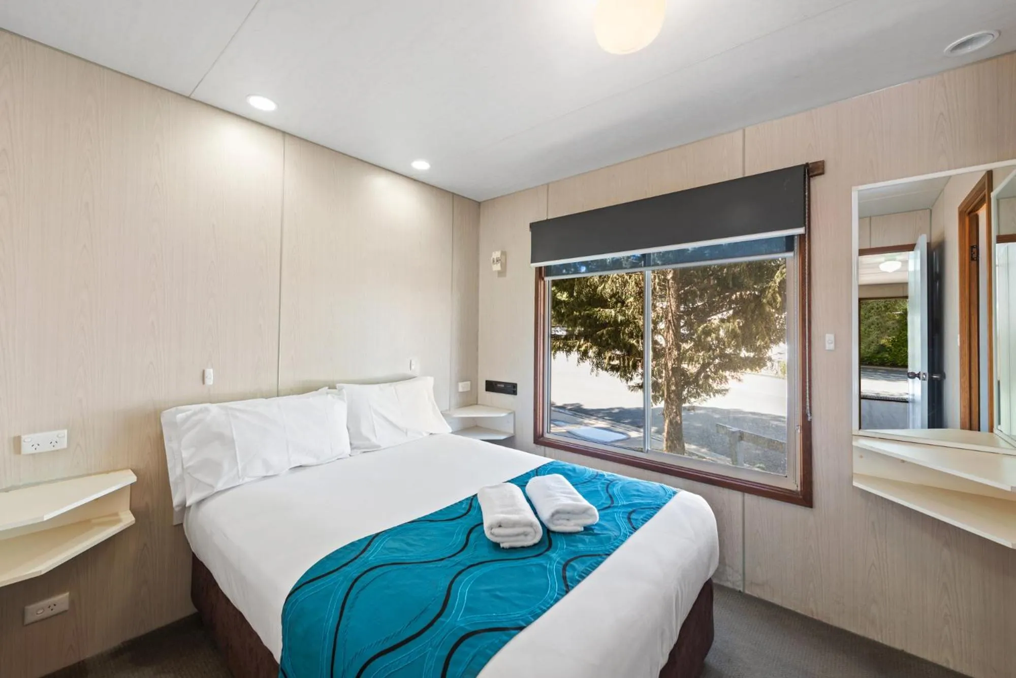 Standard 2 Bedroom Cabin in Discovery Parks - Echuca