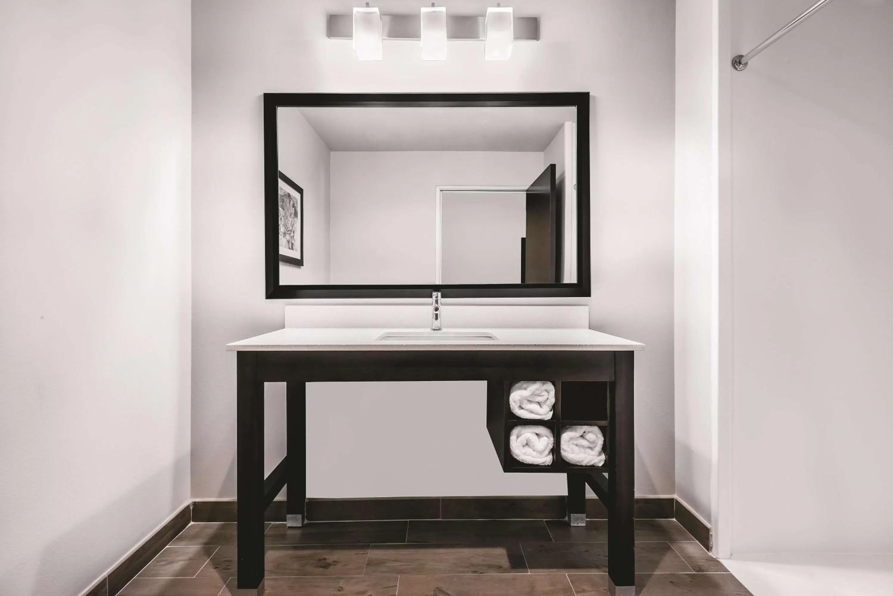 Queen Room with Two Queen Beds and Bath Tub - Mobility/Hearing Accessible - Non-Smoking in La Quinta by Wyndham McAllen Convention Center