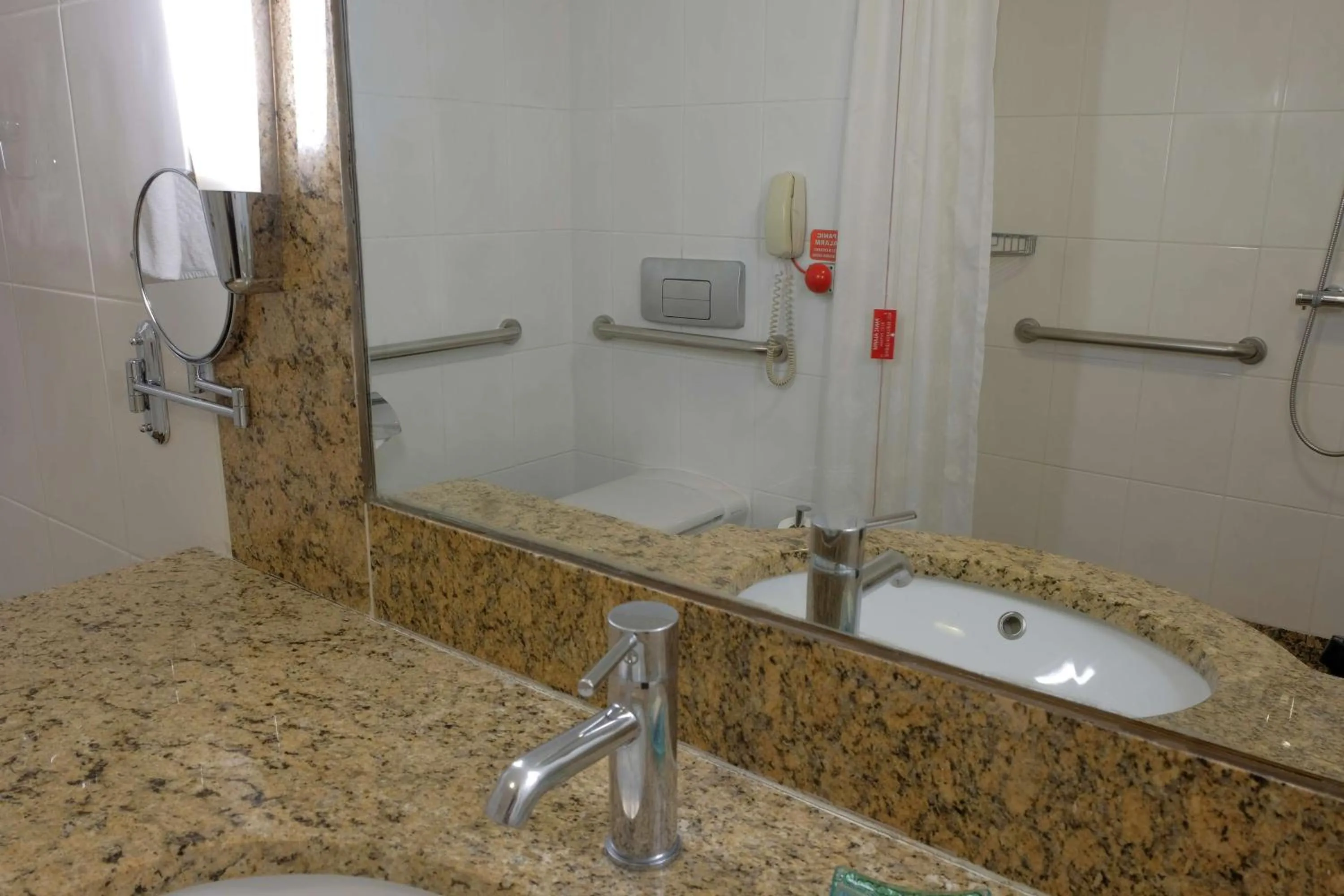 Twin Room - Accessible in Adana HiltonSA Hotel