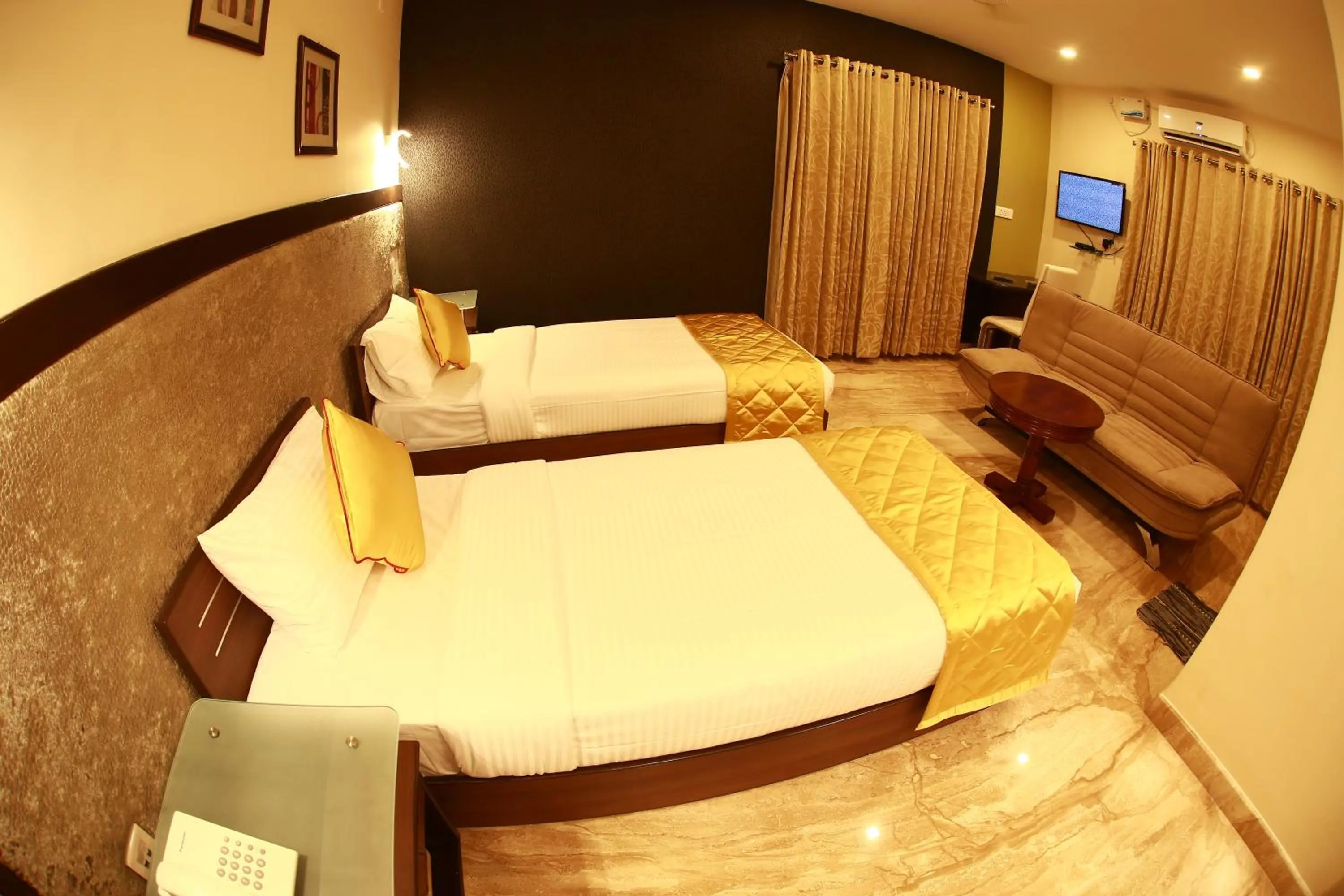 Deluxe Double or Twin Room in D Breeze Suites