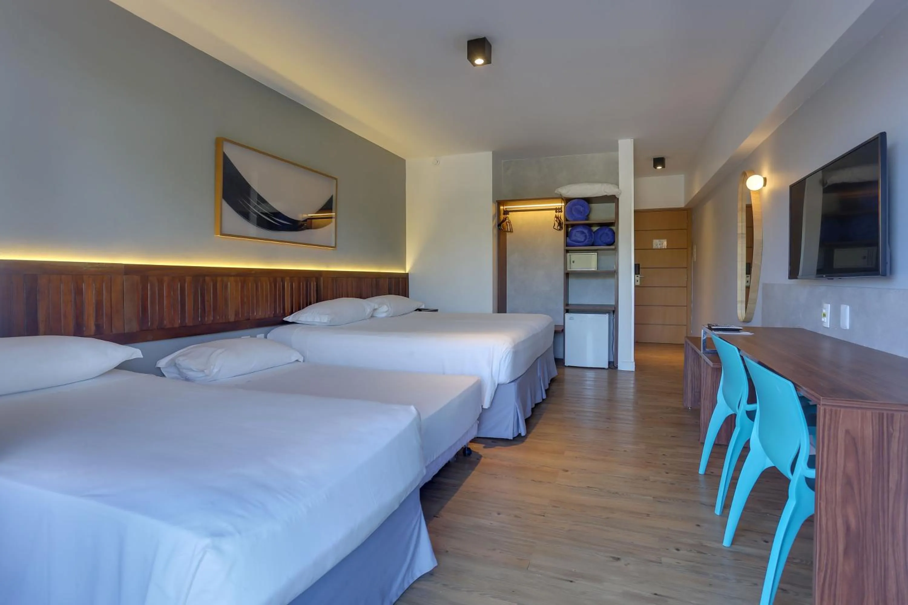 Family Room with Pool View in Hotel Porto Sol Beach