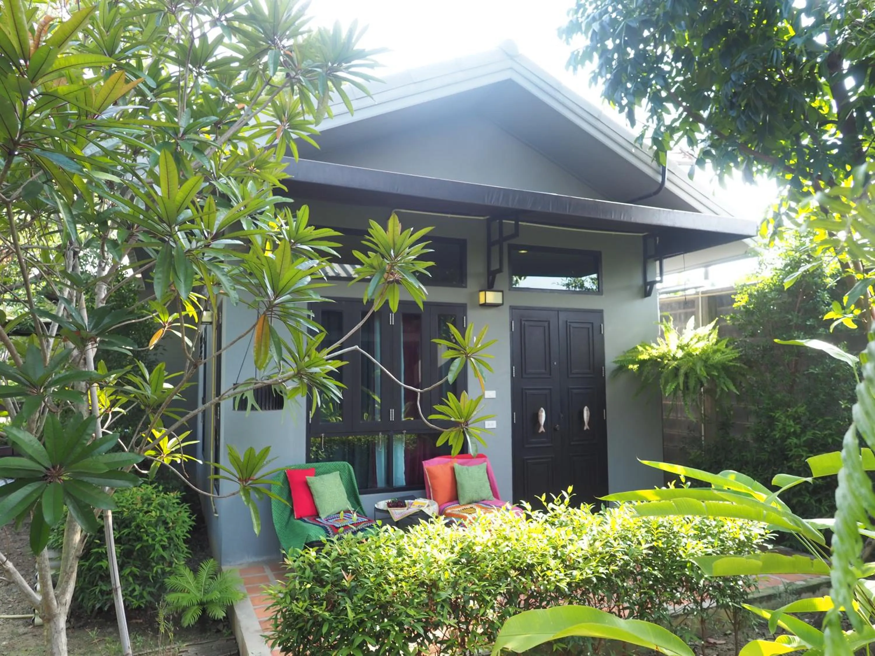 Deluxe Double Room (2 Adults + 1 Child) in Amphawa Caza Platuu