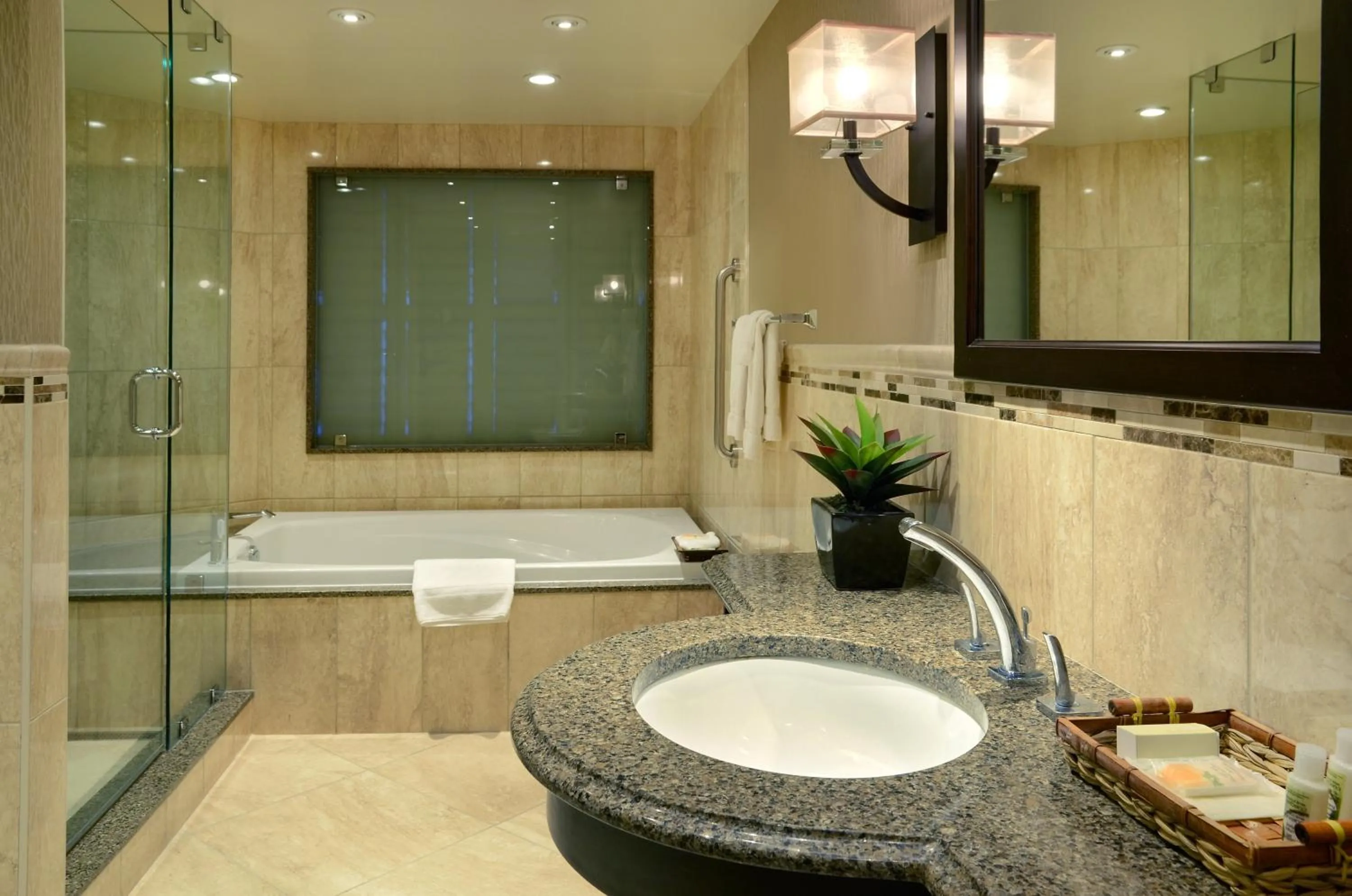 One-Bedroom with Riverview and Hot Tub - Non-Smoking in Holiday Inn Hotel Peterborough Waterfront by IHG