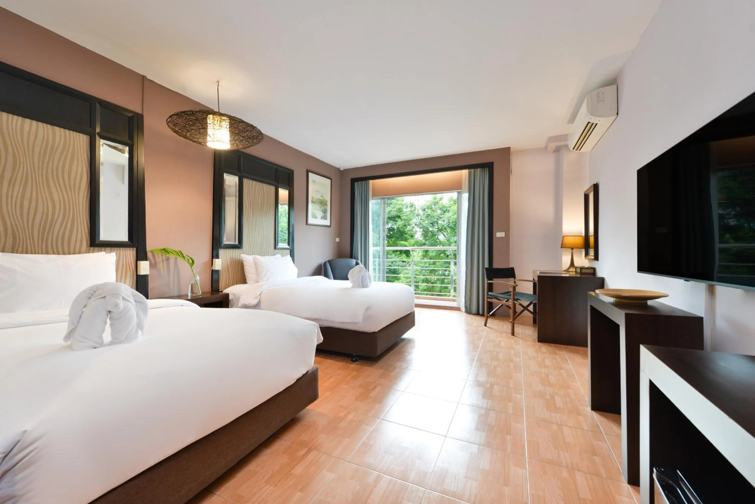 Deluxe Twin Room in Royal View Resort - Rang Nam