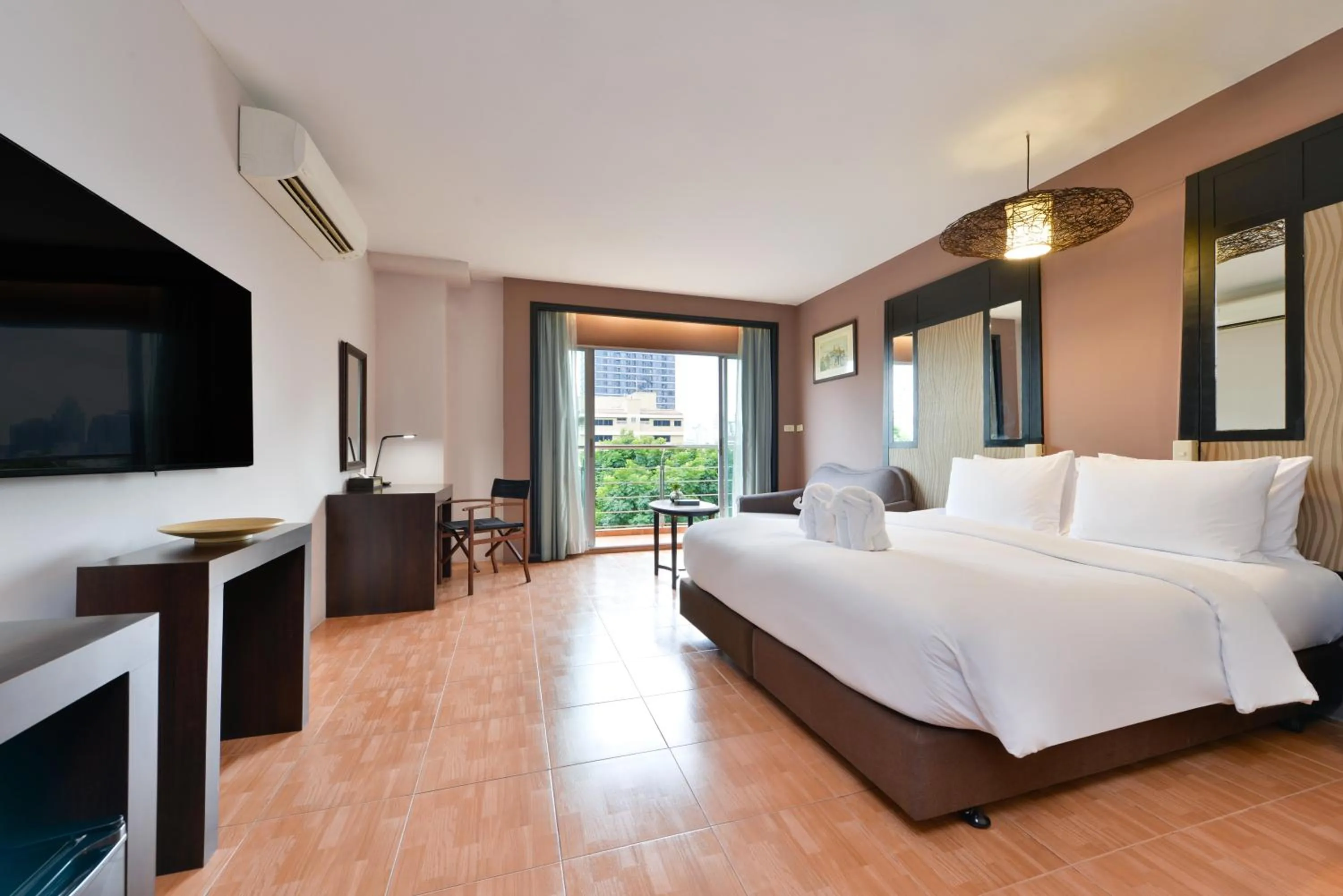 Deluxe Double Room in Royal View Resort - Rang Nam