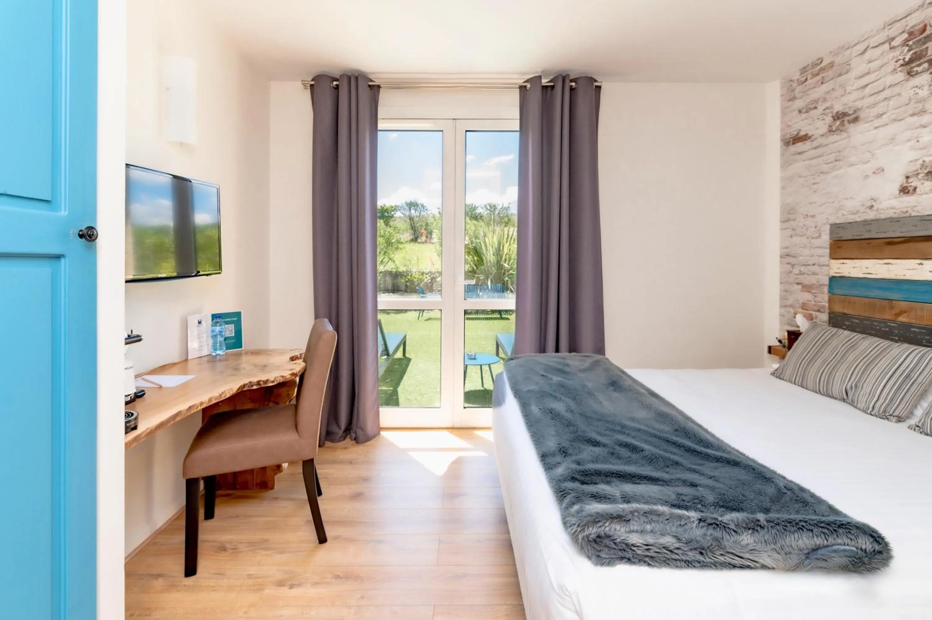 Comfort Room with Terrace in Pey La Tour - Logis Hôtels & Restaurant