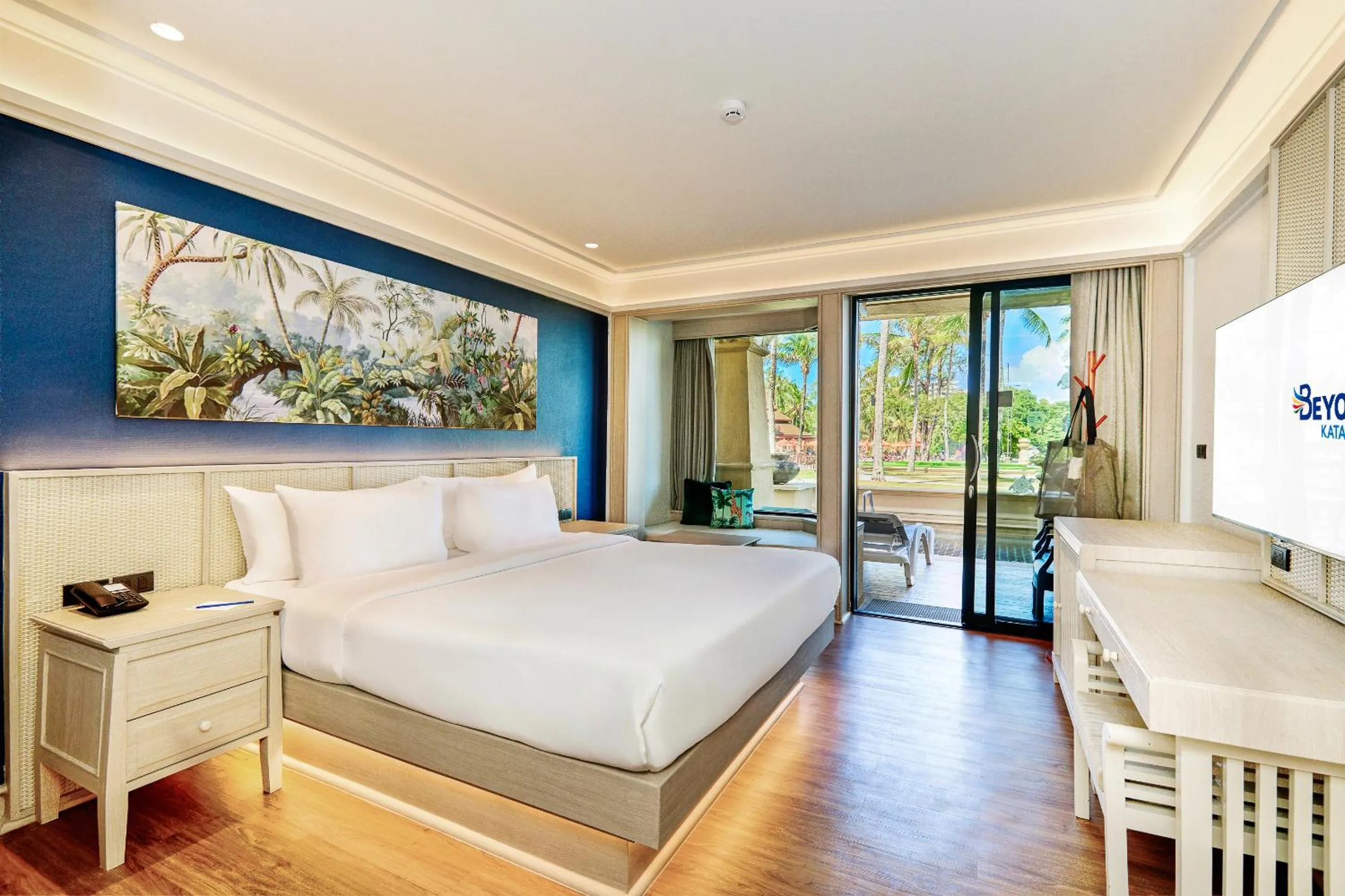 Deluxe Pool Access in Beyond Kata