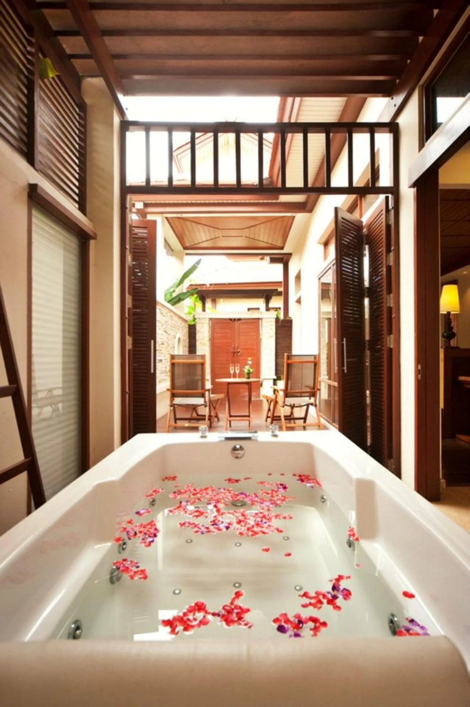 Suite with Spa Bath in The Sarann Koh Samui, Suites & Villas